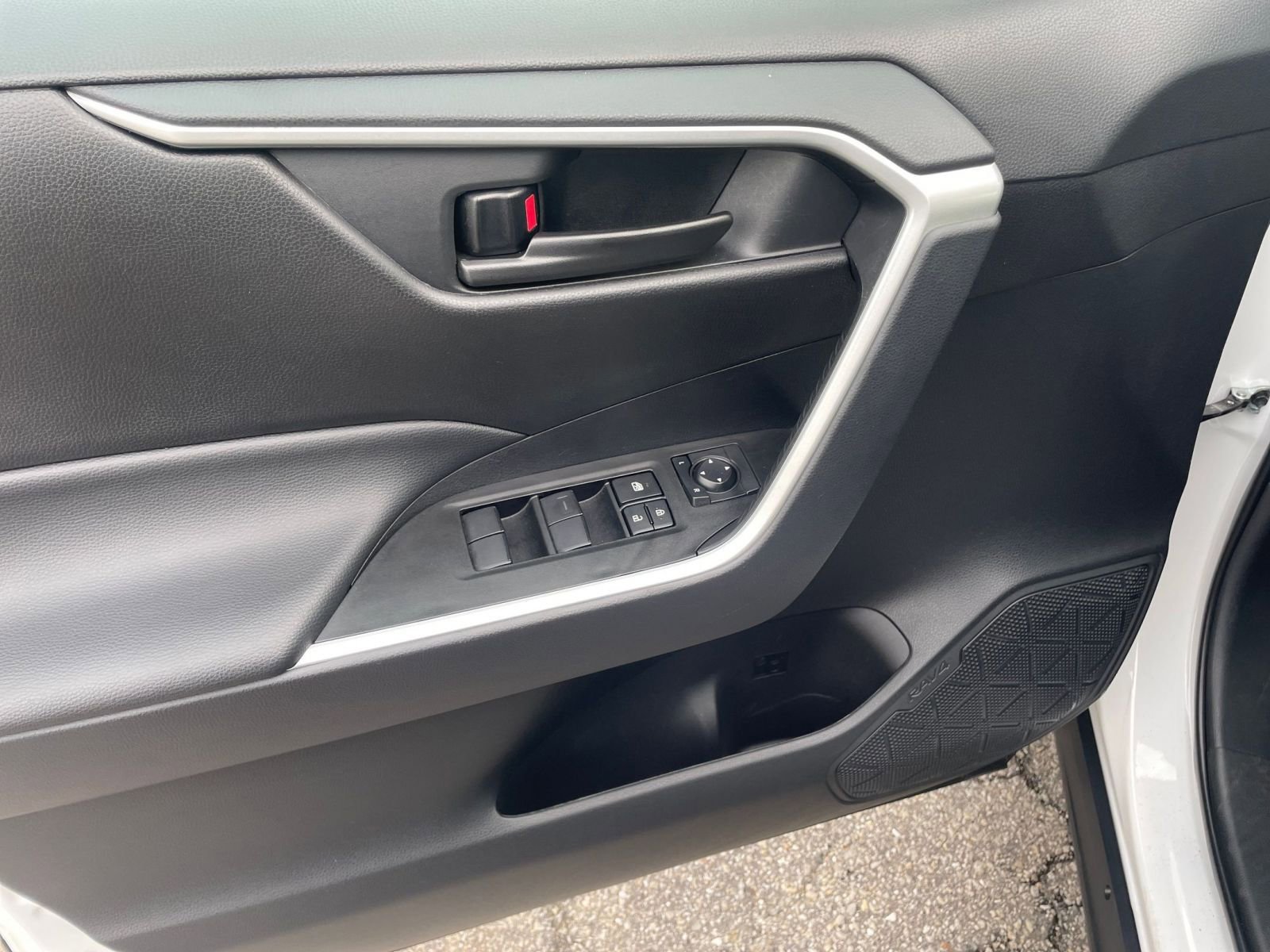 Thumbnail: 2025 Toyota RAV4 - 20