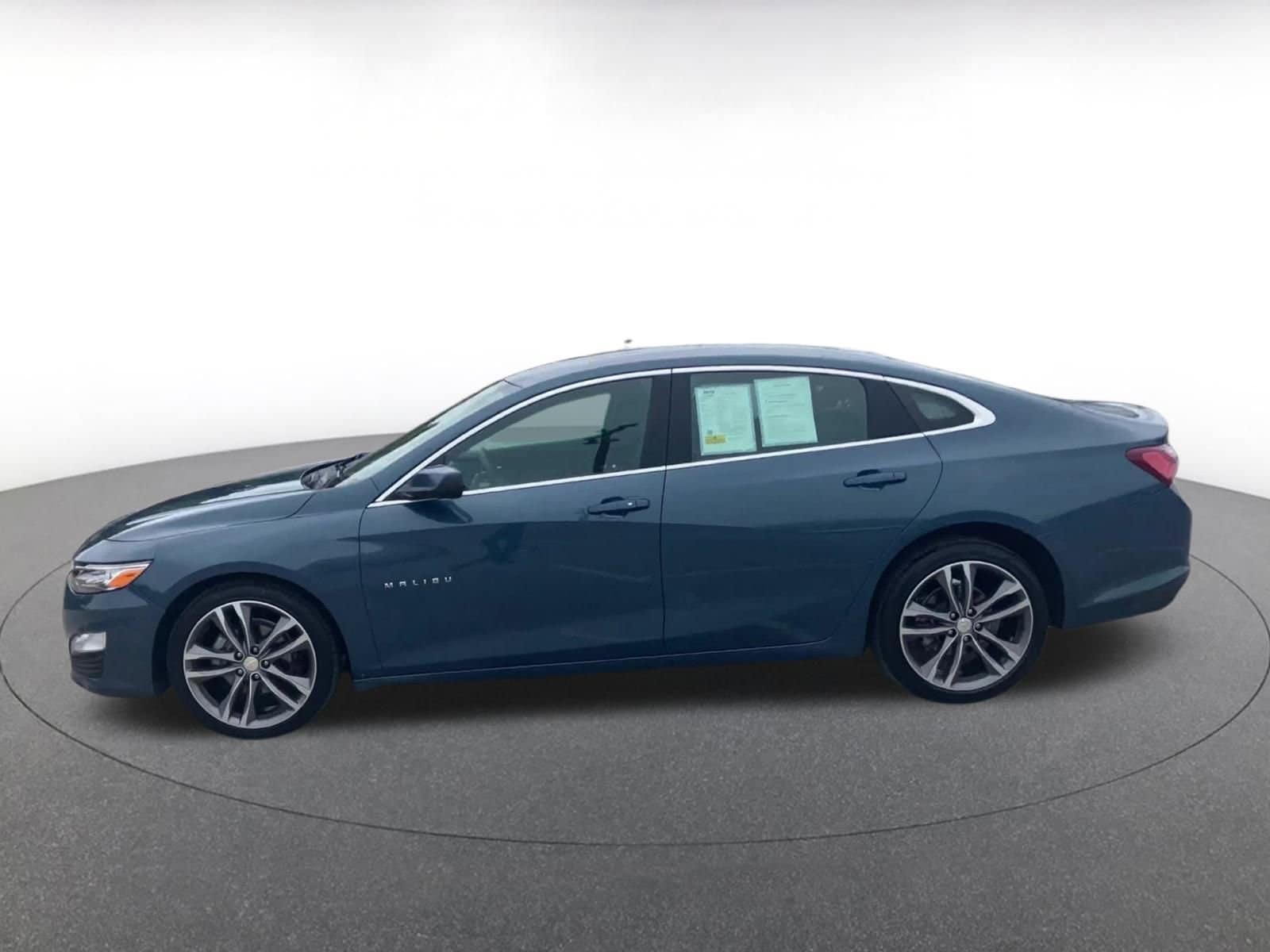 Thumbnail: 2024 Chevrolet Malibu - 9