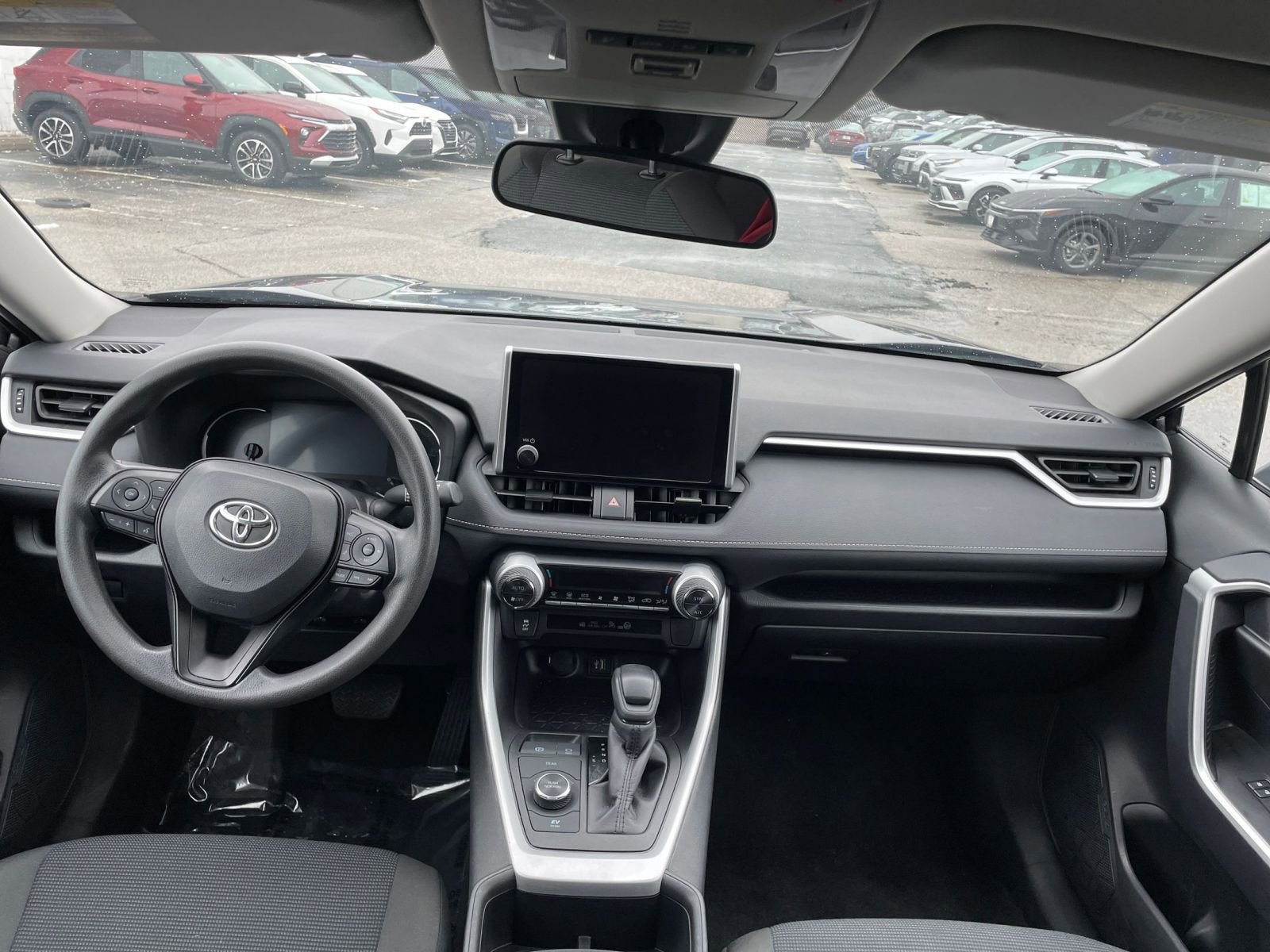 Thumbnail: 2025 Toyota RAV4 - 32