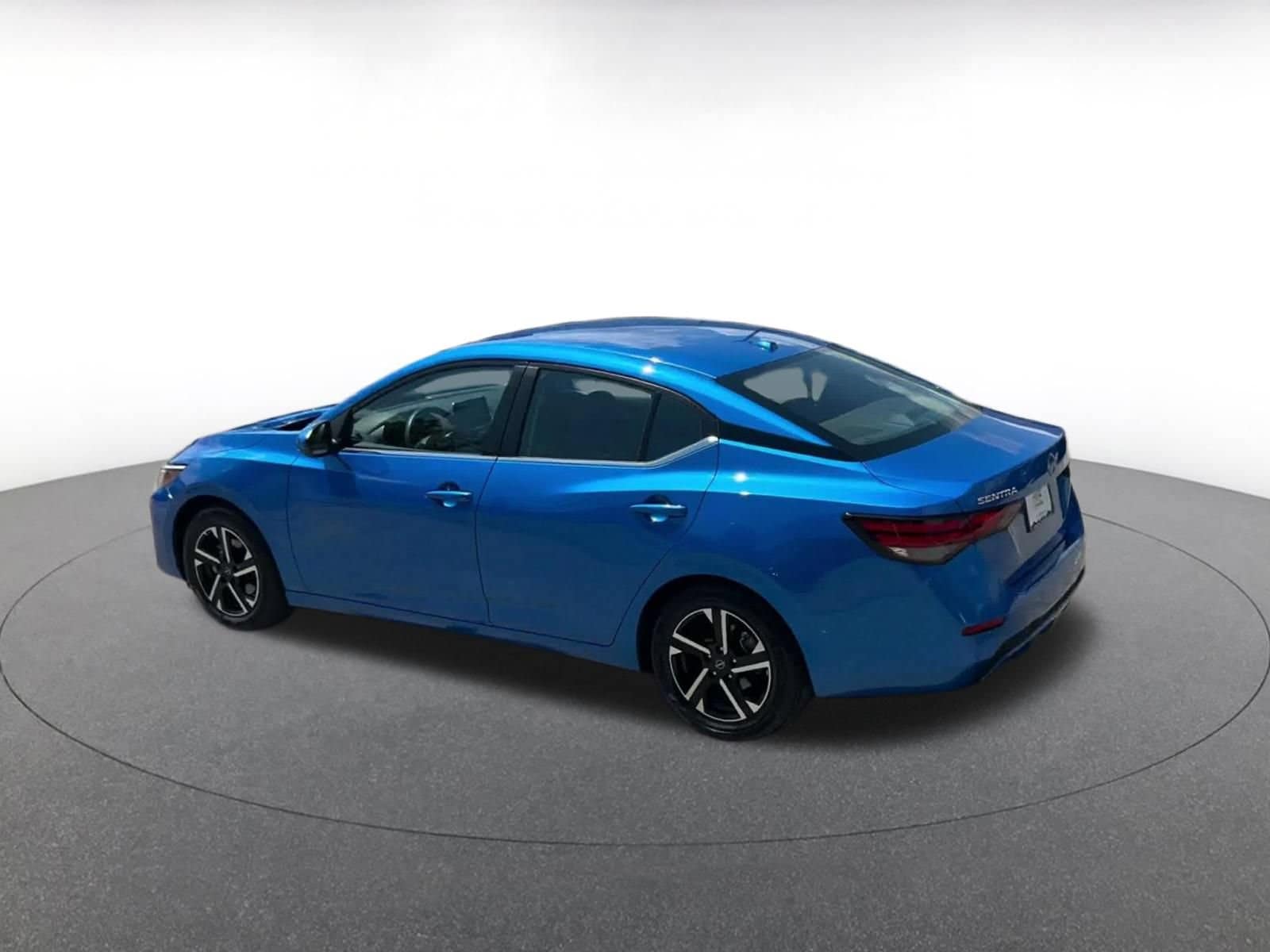 Thumbnail: 2025 Nissan Sentra - 10
