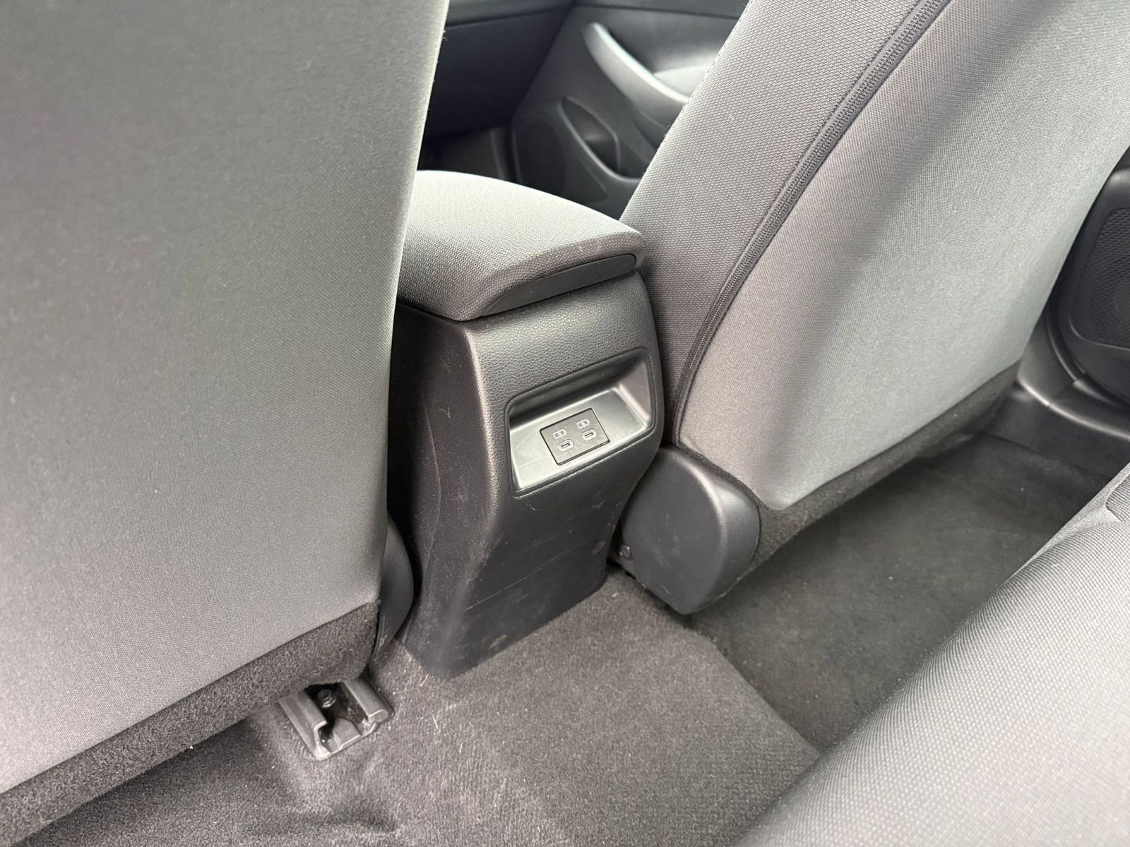 Thumbnail: 2025 Toyota Corolla - 23