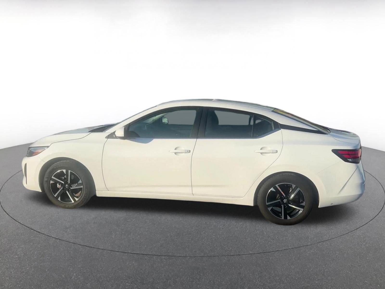 Thumbnail: 2025 Nissan Sentra - 9