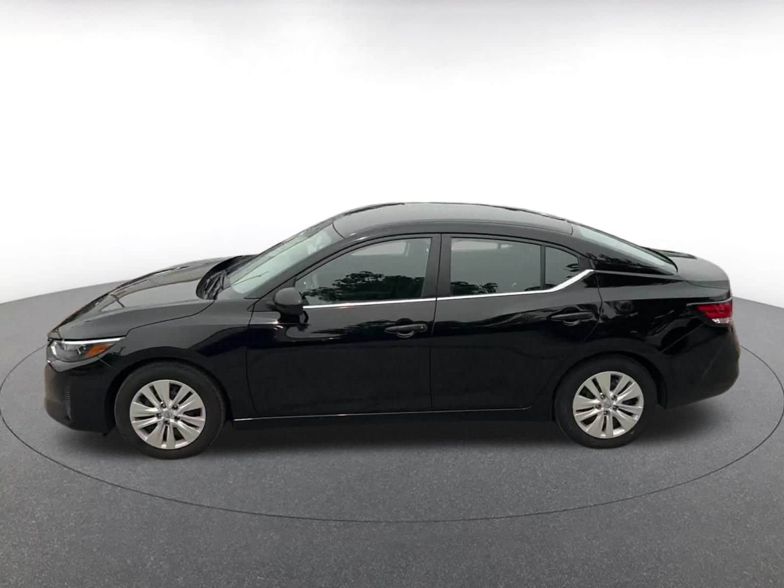 2025 Nissan Sentra S - Photo 9
