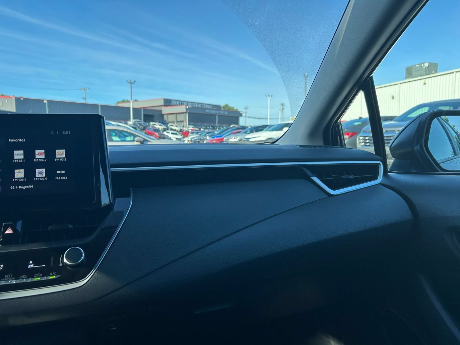 Thumbnail: 2025 Toyota Corolla - 25