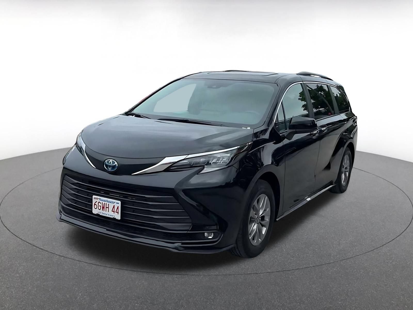 Thumbnail: 2025 Toyota Sienna - 6