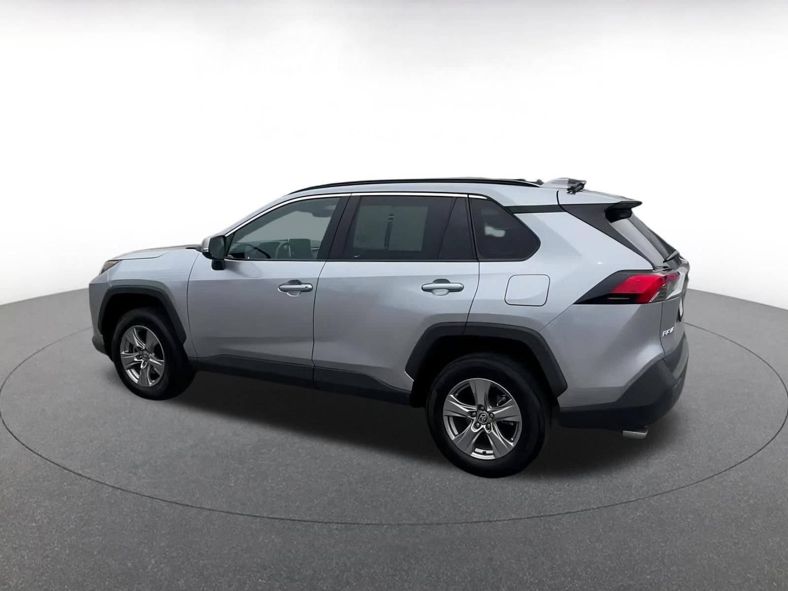 2024 Toyota RAV4 XLE 10