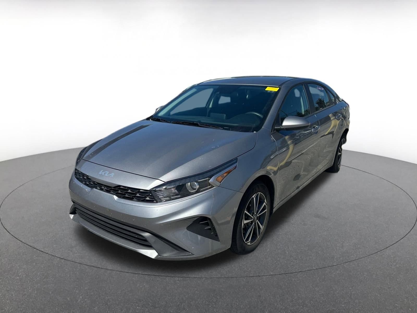 Thumbnail: 2024 Kia Forte - 3