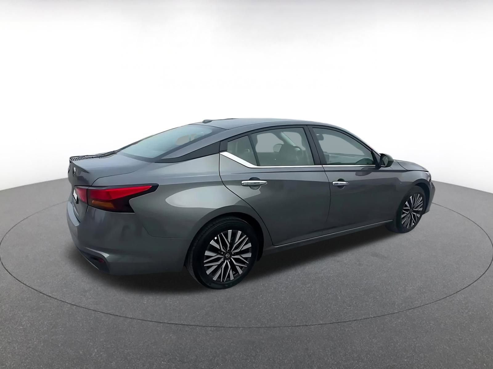 Thumbnail: 2025 Nissan Altima - 15