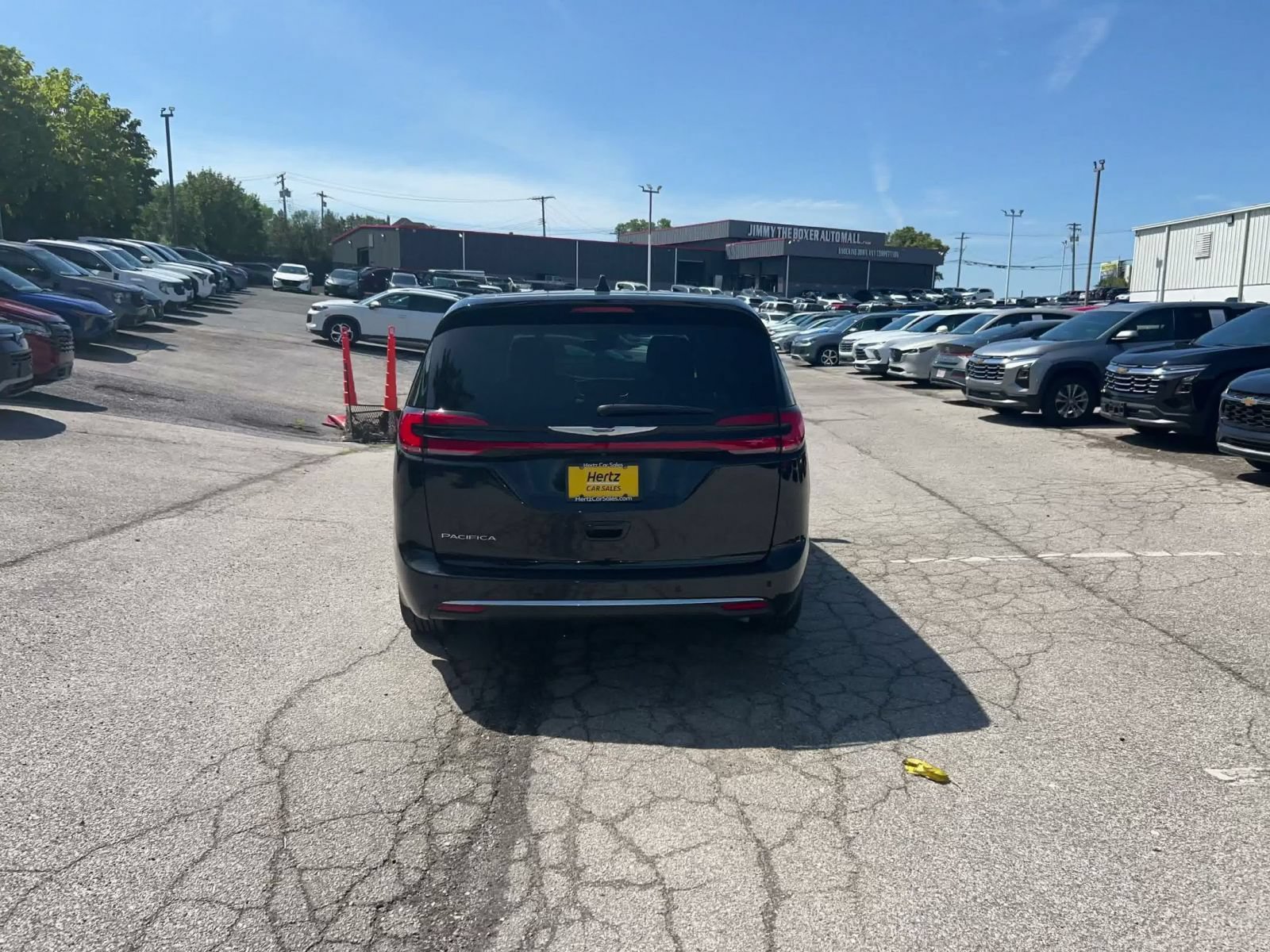 Thumbnail: 2025 Chrysler Pacifica - 12