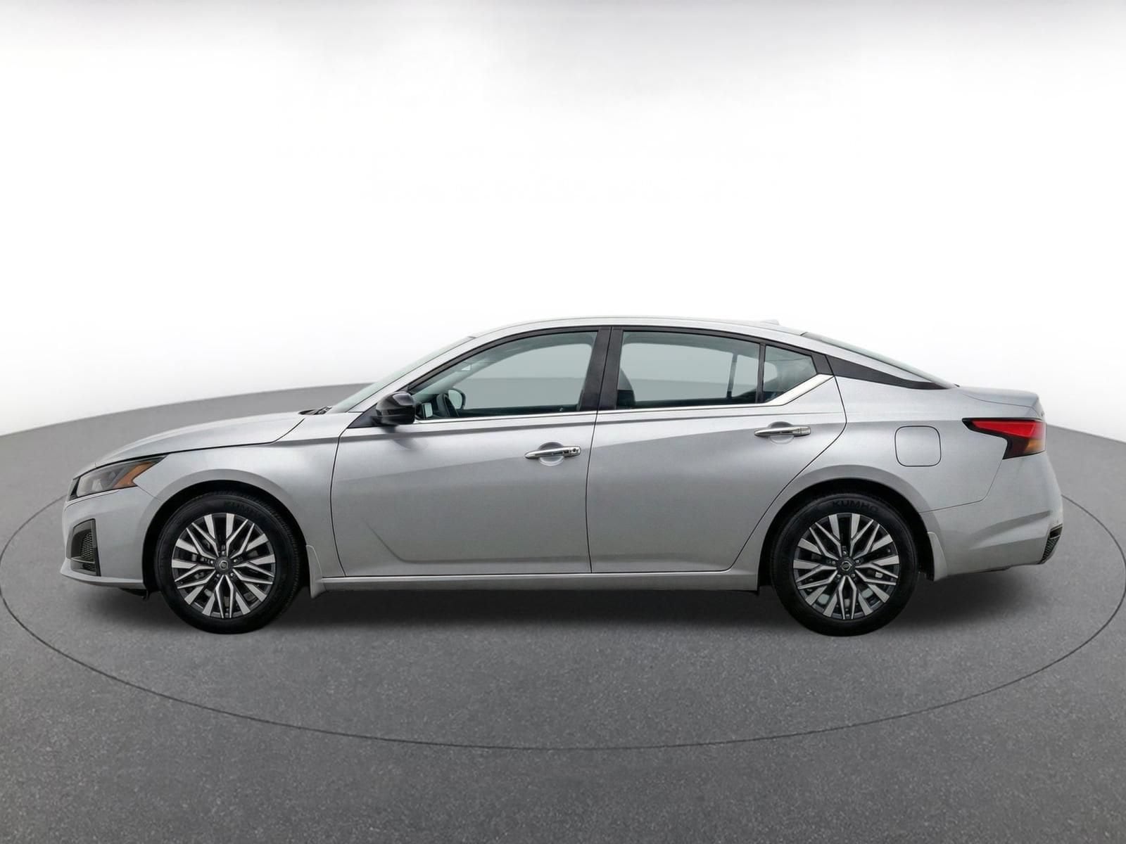 Thumbnail: 2025 Nissan Altima - 4