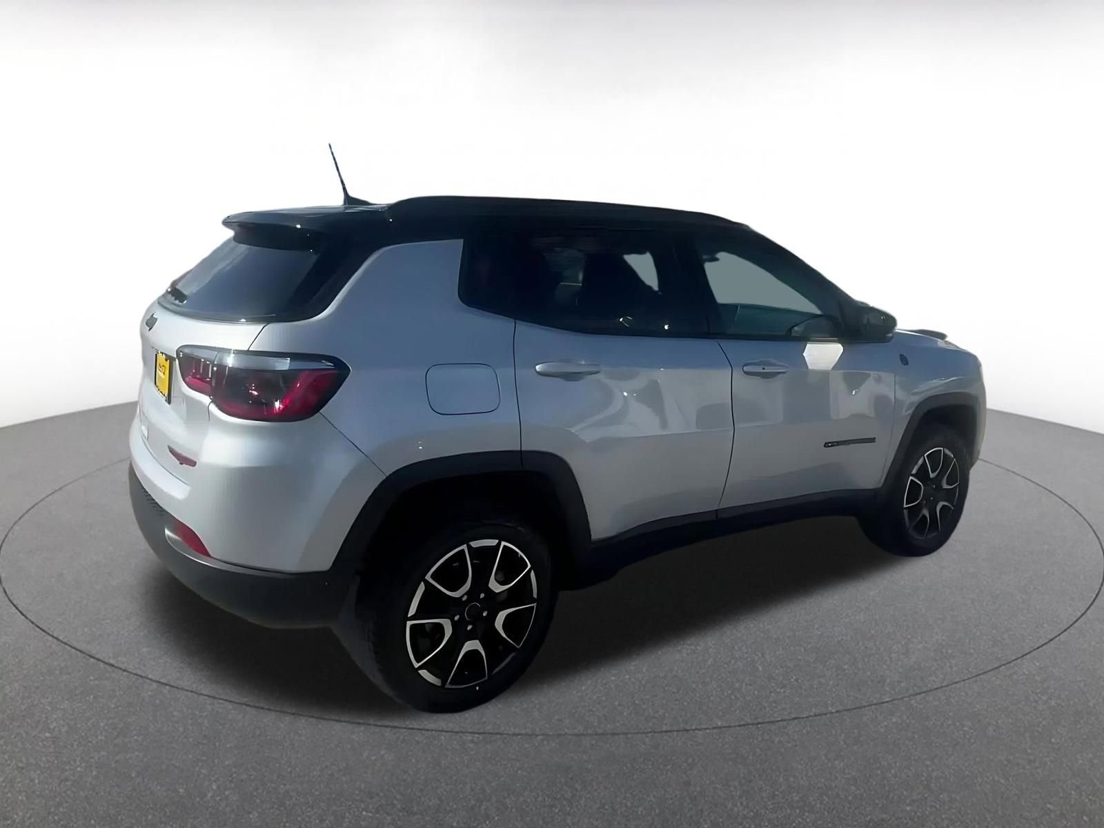 Thumbnail: 2025 Jeep Compass - 15