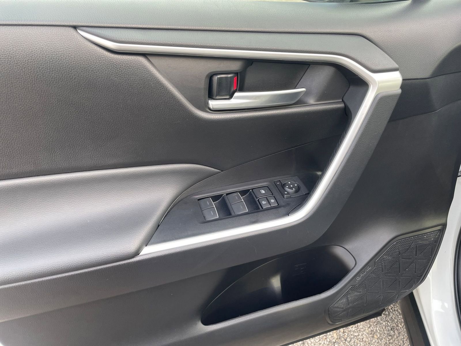 Thumbnail: 2025 Toyota RAV4 - 18