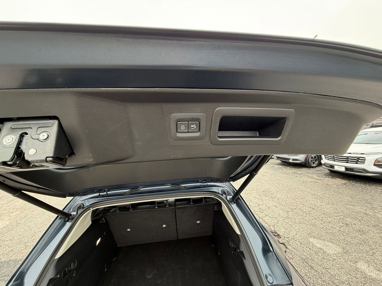 Thumbnail: 2025 Mazda CX-50 - 24