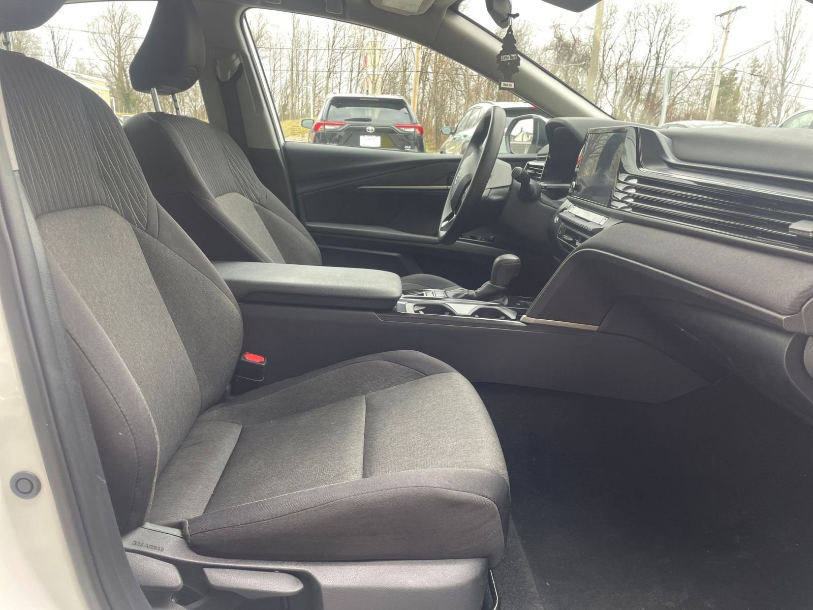 Thumbnail: 2025 Toyota Camry - 25