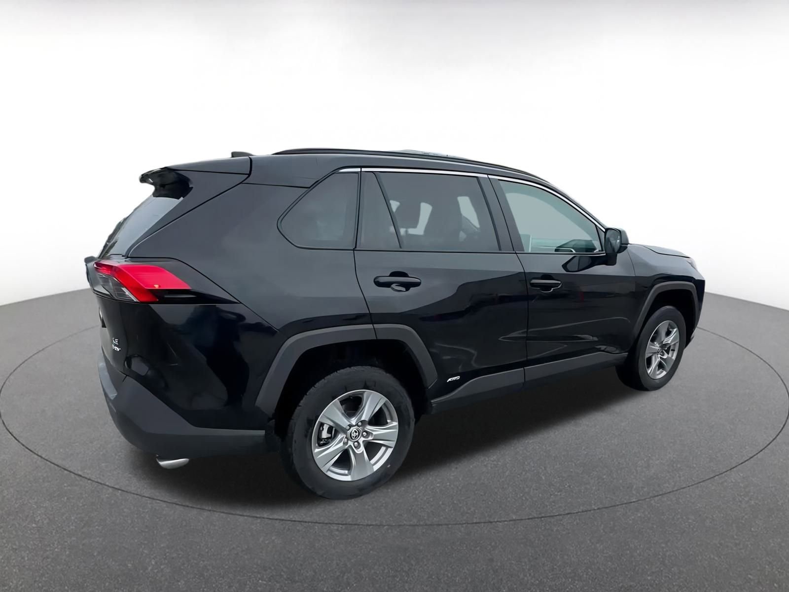 Thumbnail: 2025 Toyota RAV4 - 15