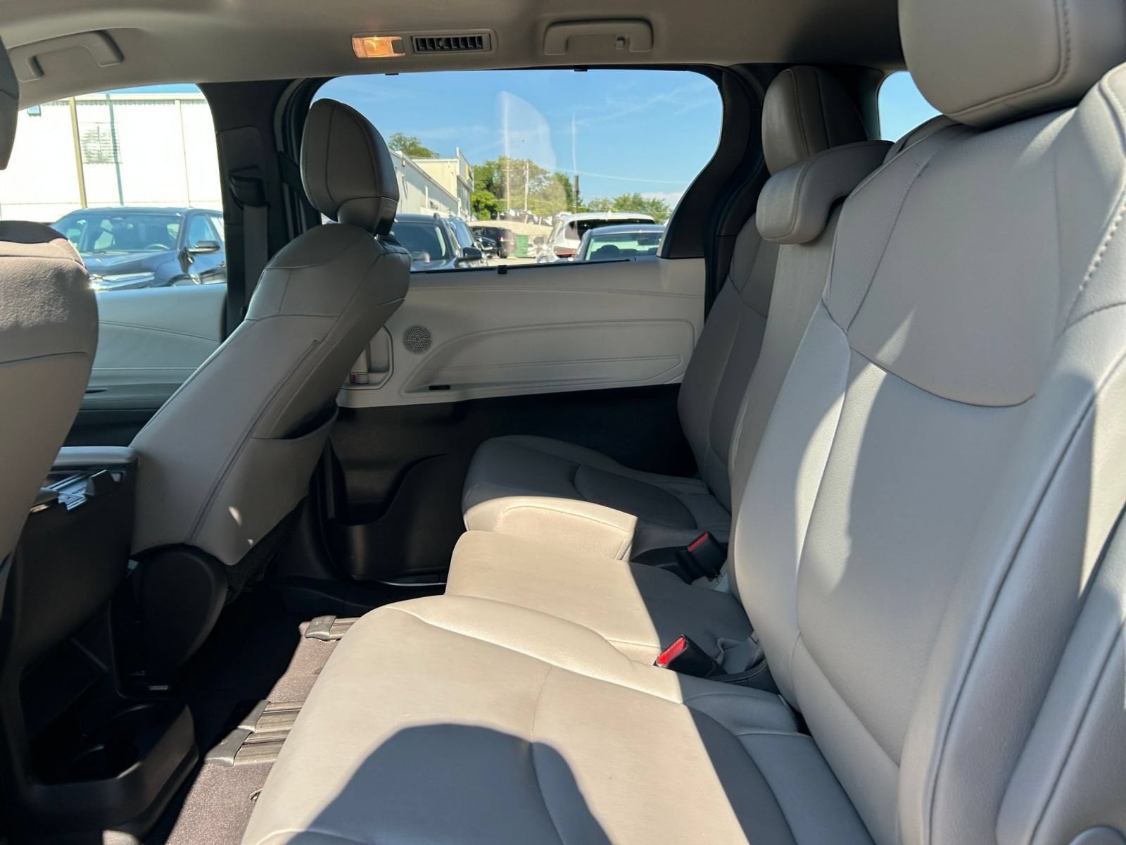 Thumbnail: 2025 Toyota Sienna - 24