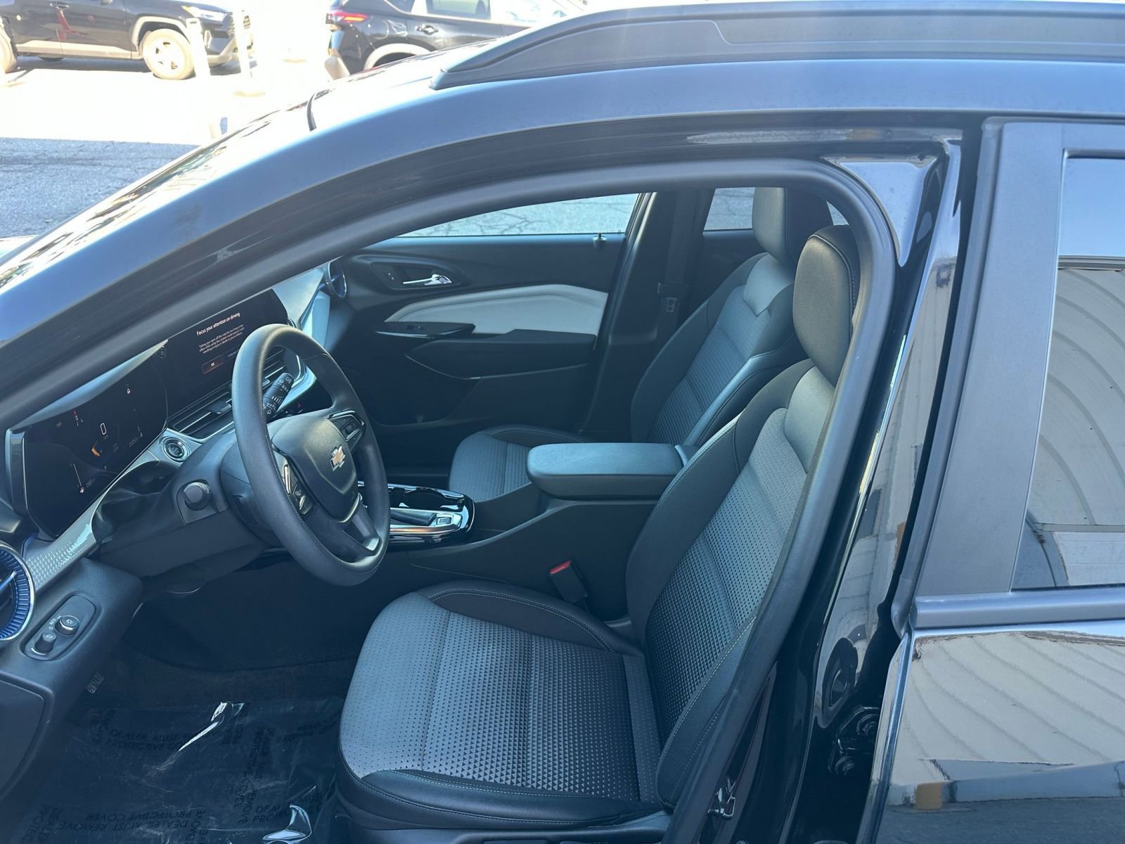 Thumbnail: 2025 Chevrolet Trax - 24