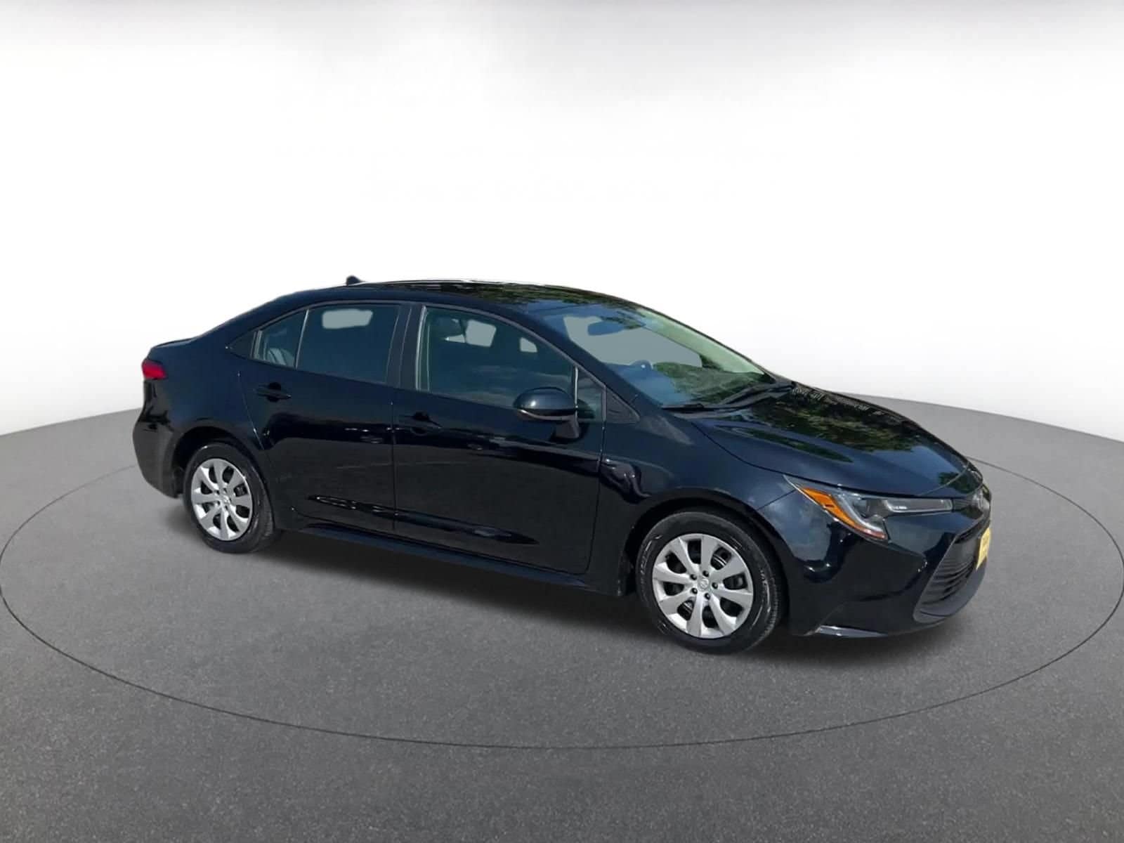 Thumbnail: 2025 Toyota Corolla - 2