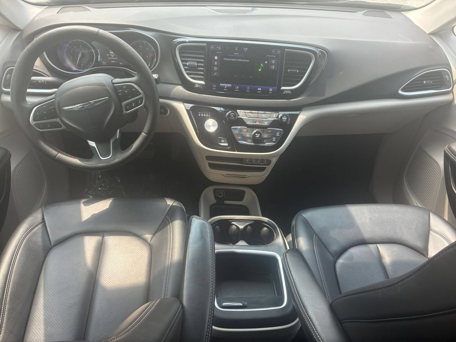 Thumbnail: 2024 Chrysler Pacifica - 28