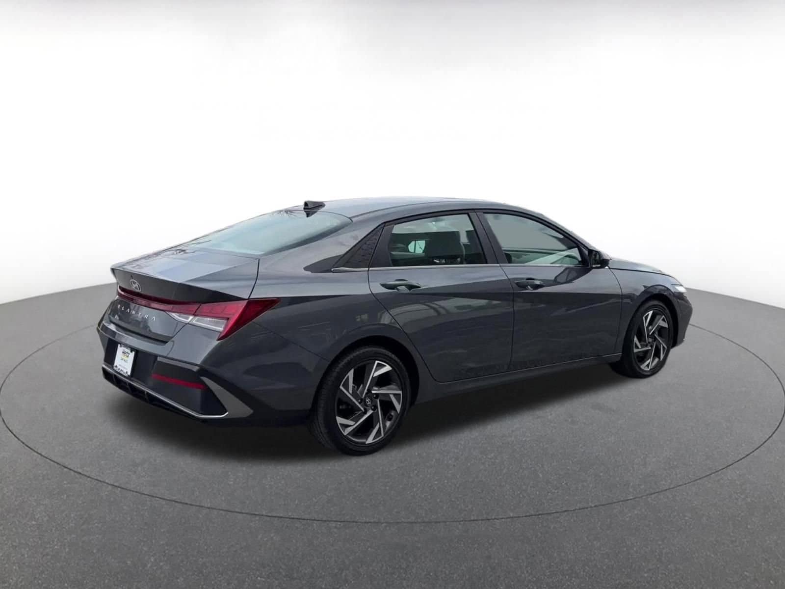 Thumbnail: 2025 Hyundai Elantra - 15