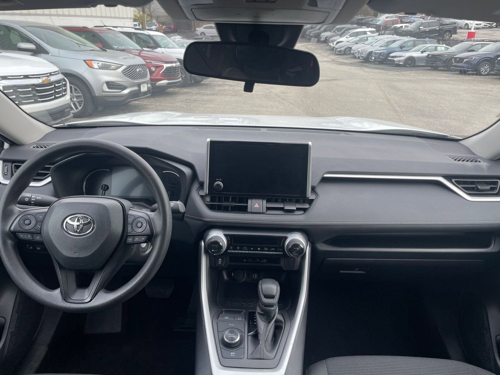 Thumbnail: 2025 Toyota RAV4 - 32