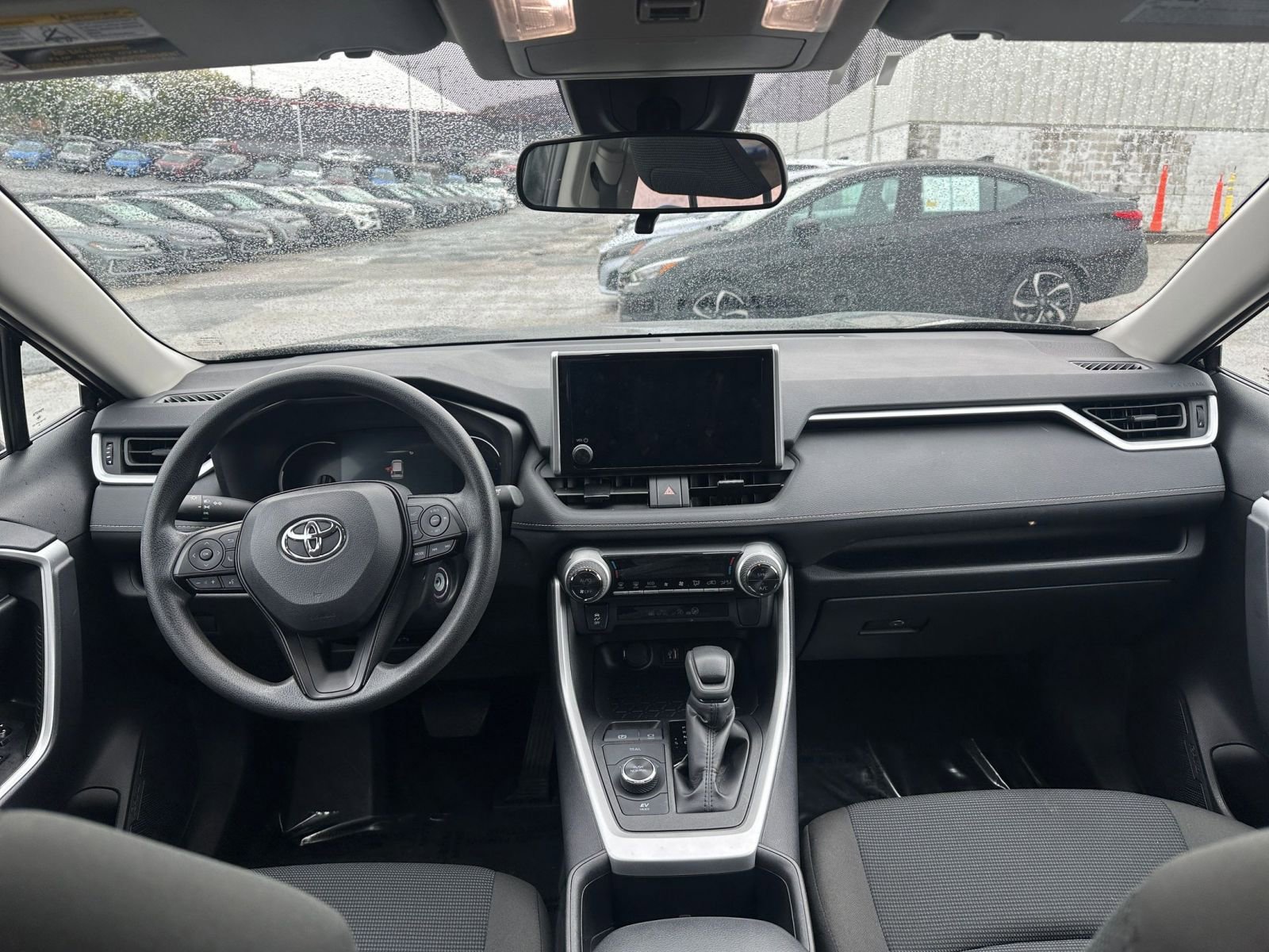 Thumbnail: 2025 Toyota RAV4 - 32