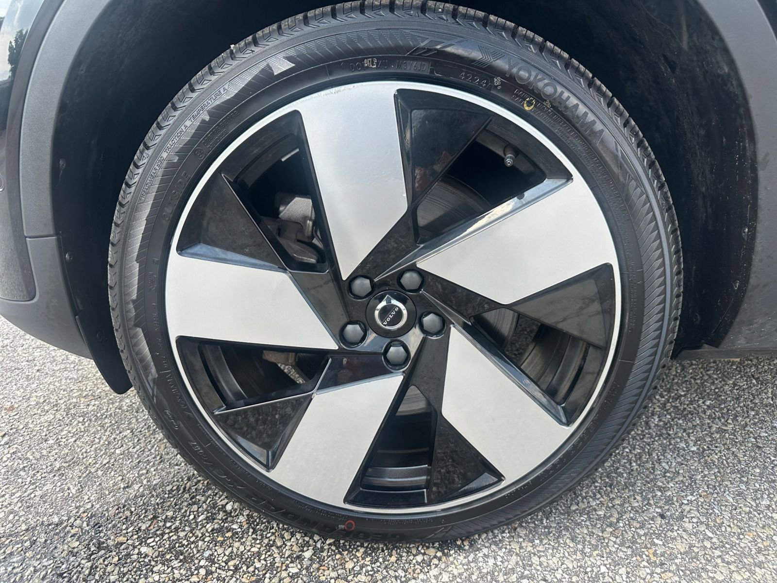 Thumbnail: 2023 Volvo C40 - 33