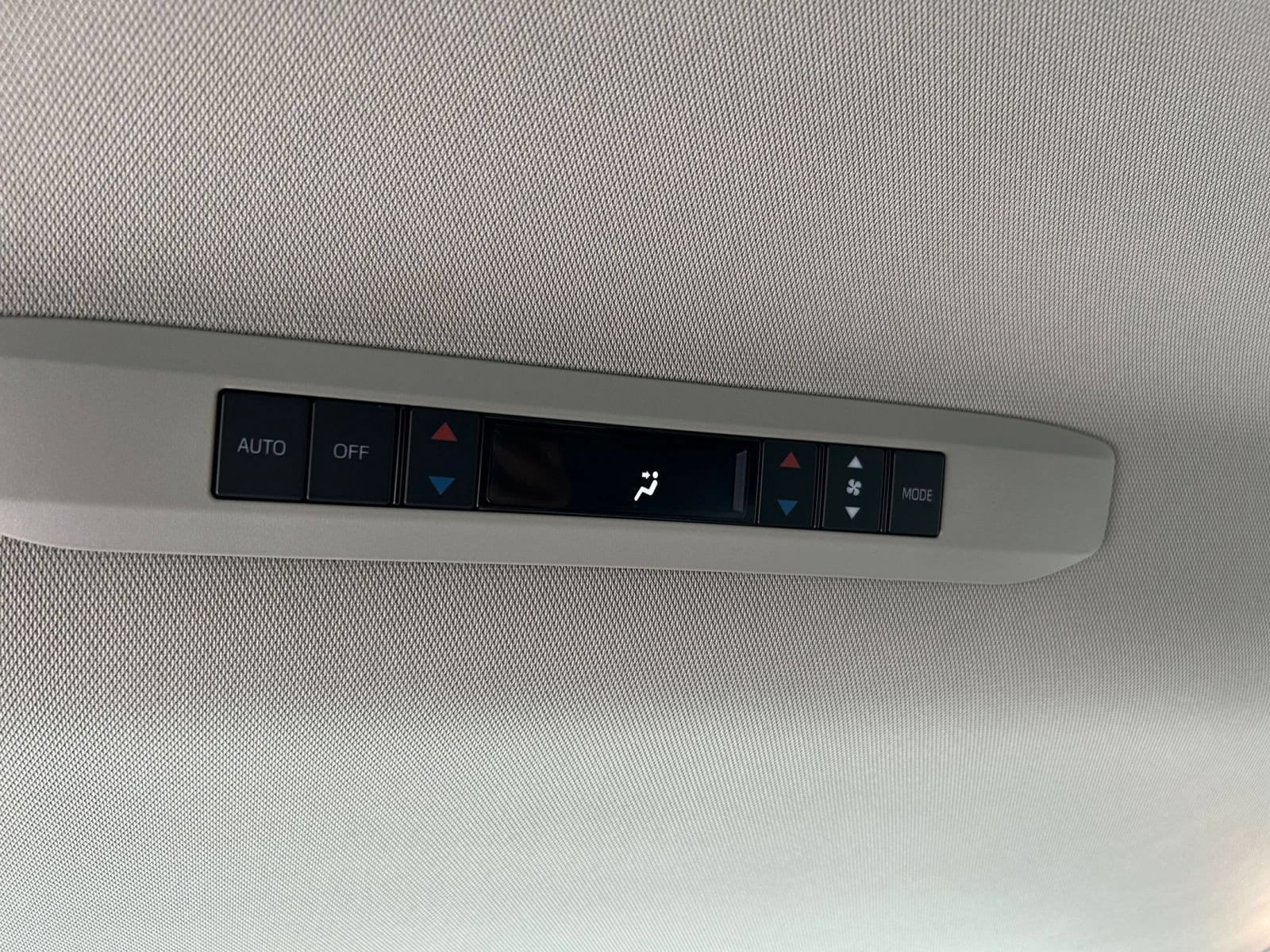 Thumbnail: 2023 Toyota Sienna - 17