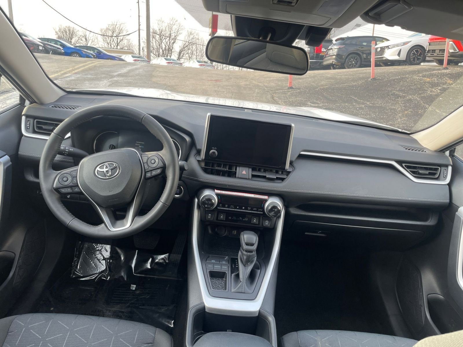 Thumbnail: 2025 Toyota RAV4 - 33