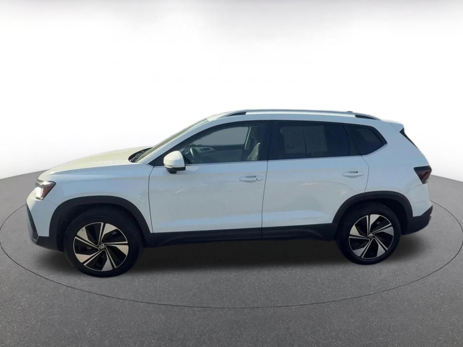 Thumbnail: 2025 Volkswagen Taos - 9