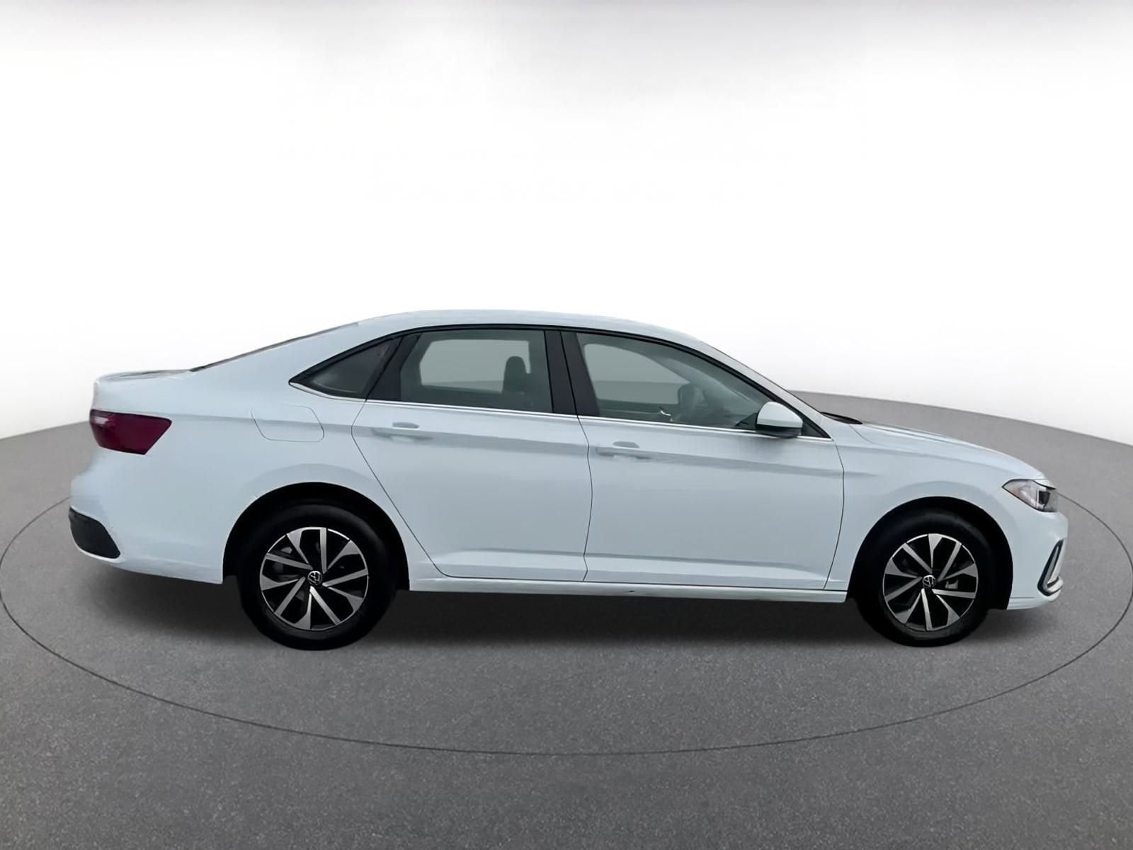 Thumbnail: 2025 Volkswagen Jetta - 14