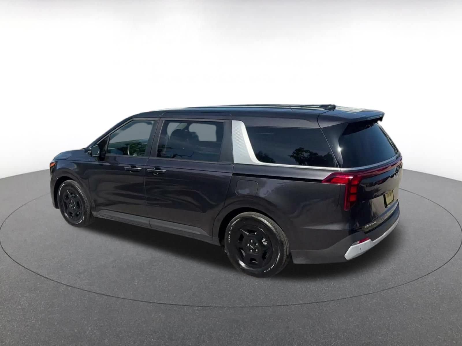 Thumbnail: 2026 Kia Carnival - 9