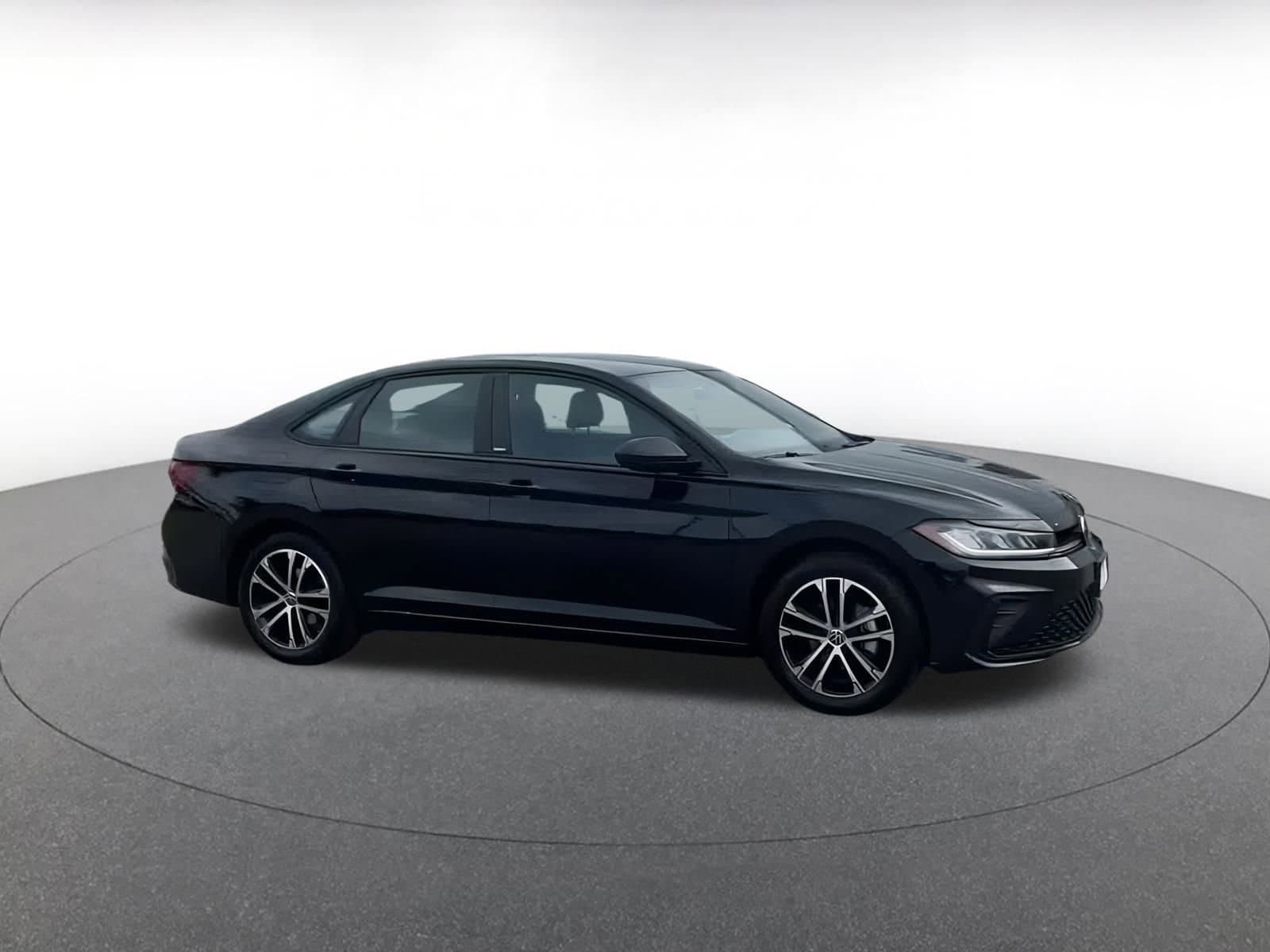 Thumbnail: 2025 Volkswagen Jetta - 2