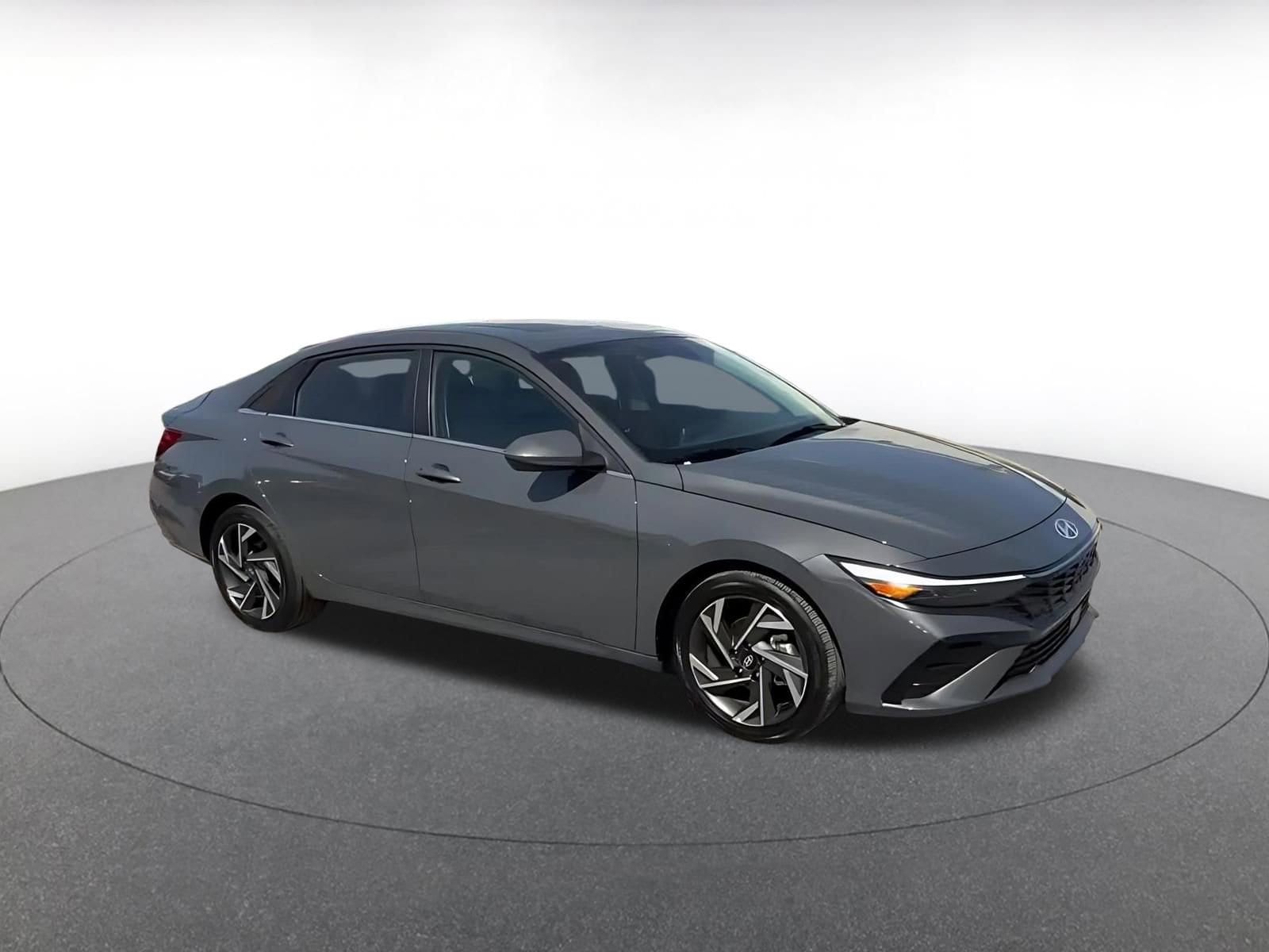 Thumbnail: 2025 Hyundai Elantra - 2