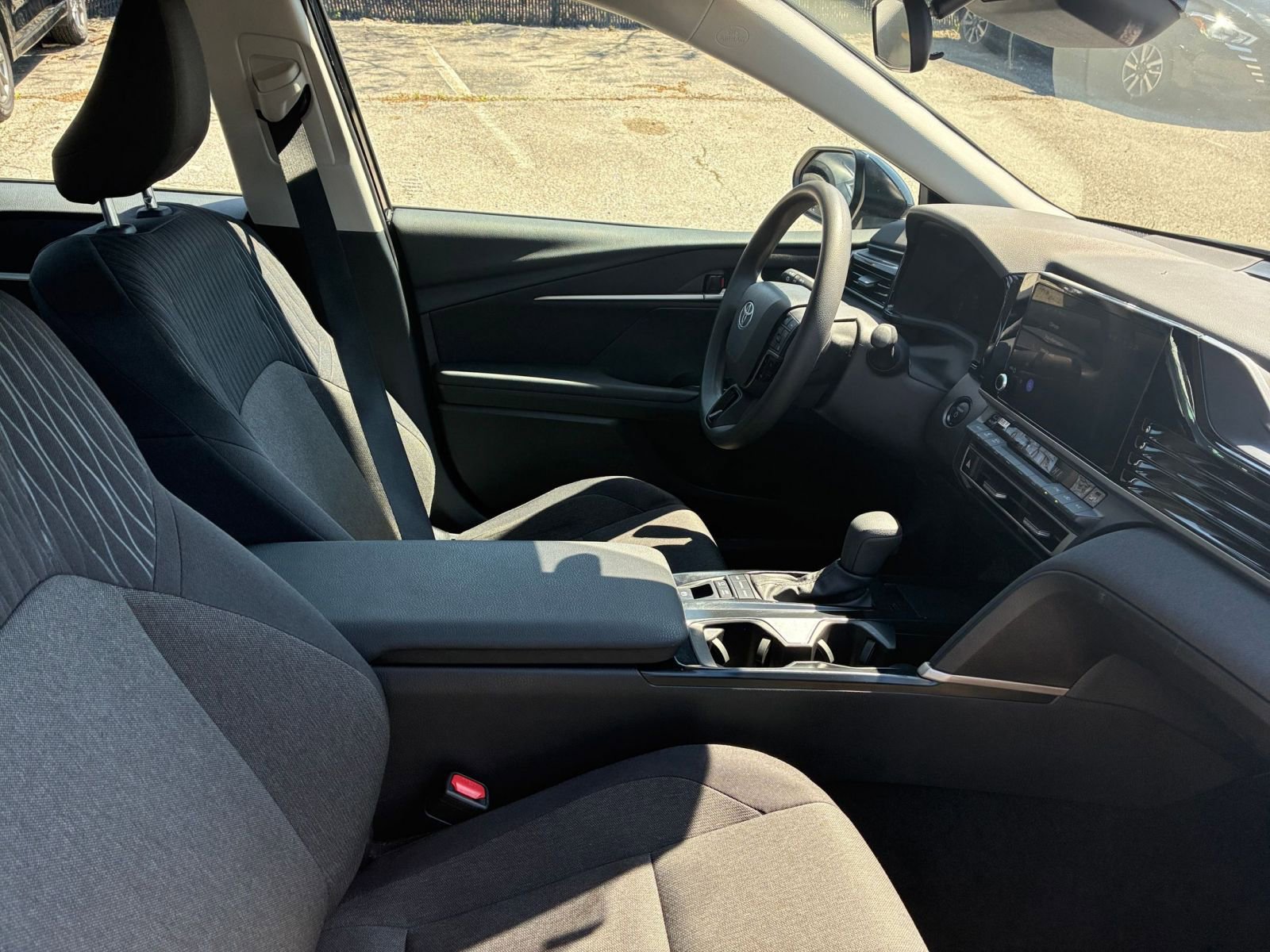 Thumbnail: 2025 Toyota Camry - 31