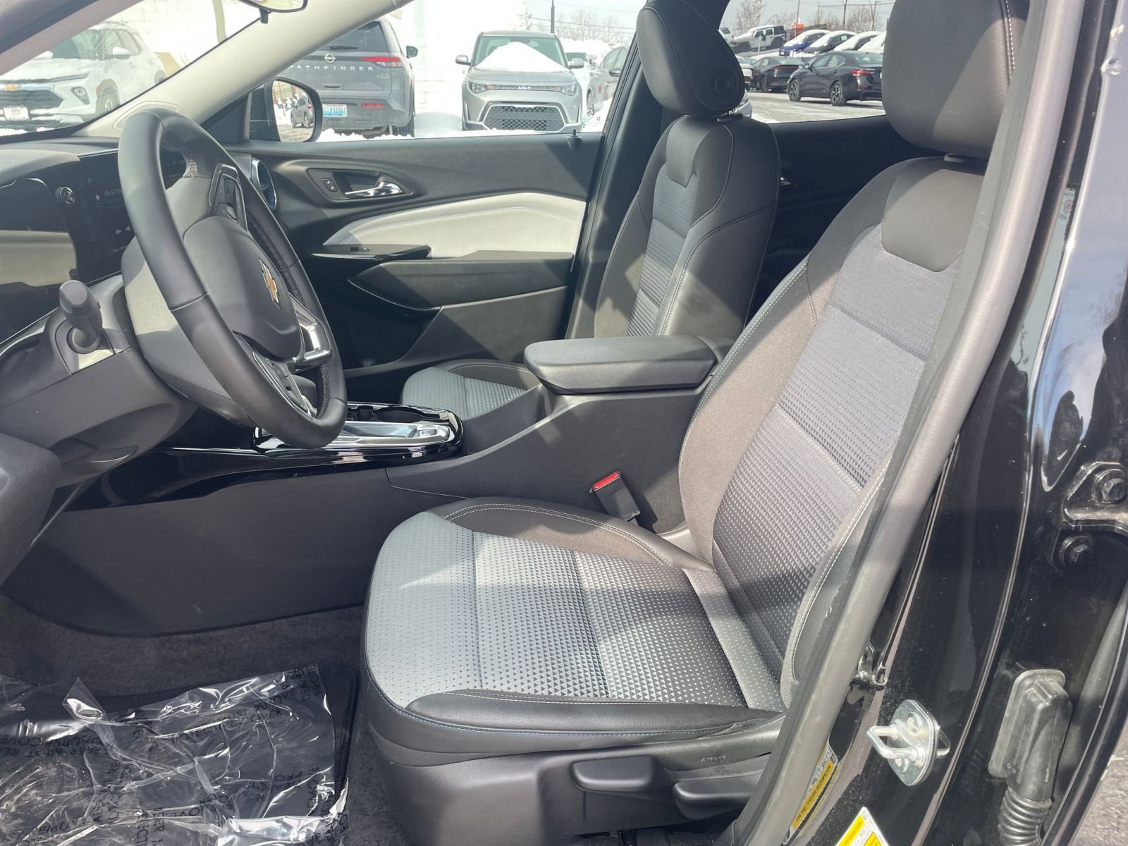 Thumbnail: 2025 Chevrolet Trax - 24