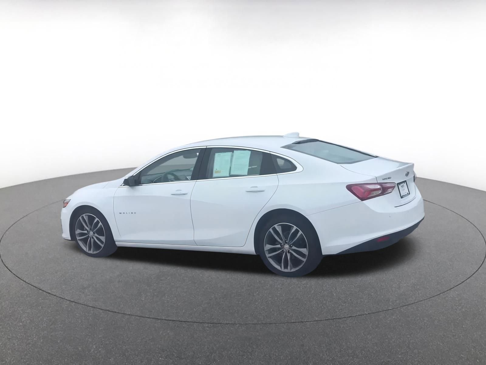 Thumbnail: 2024 Chevrolet Malibu - 10