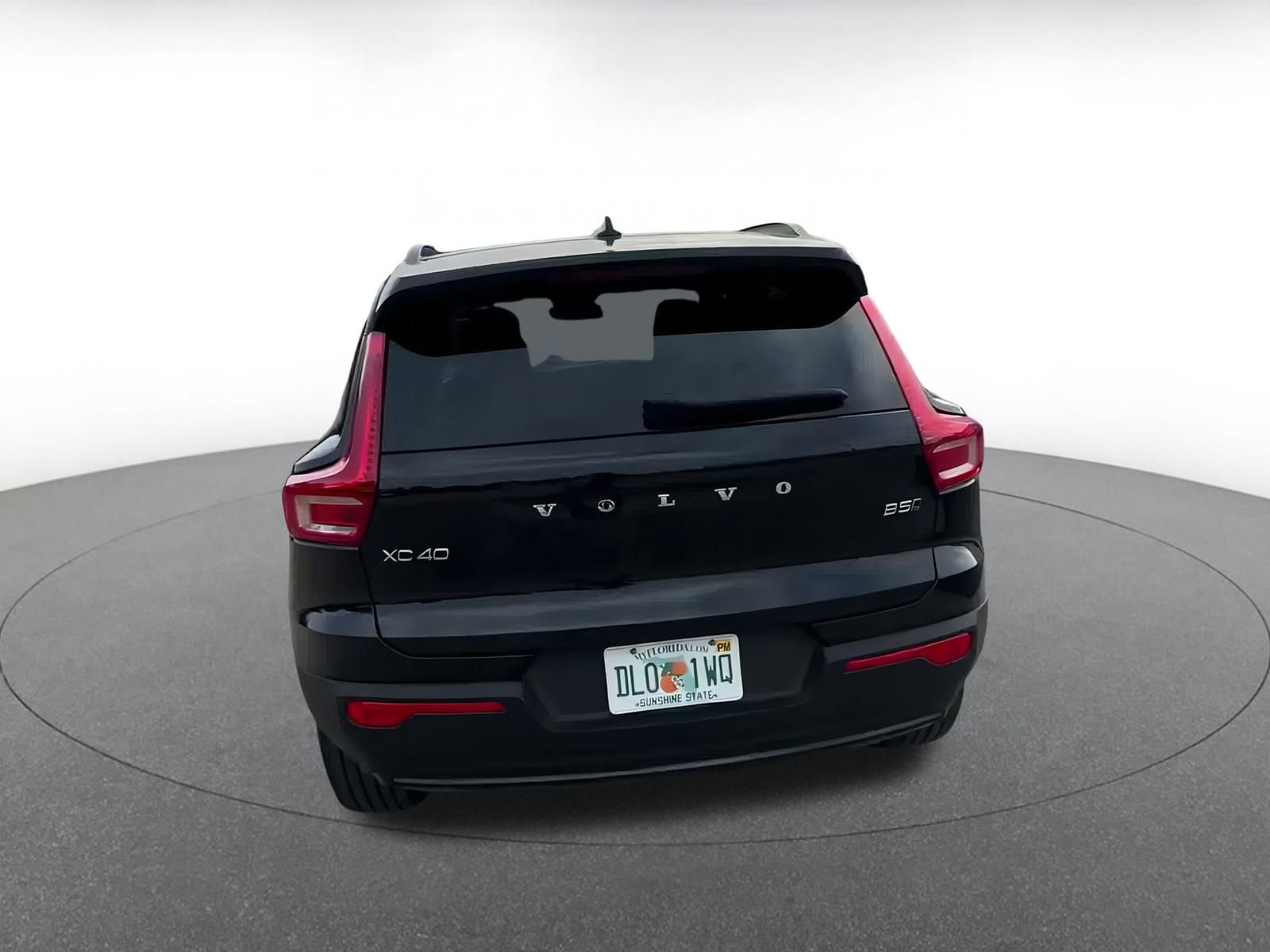 Thumbnail: 2024 Volvo XC40 - 12