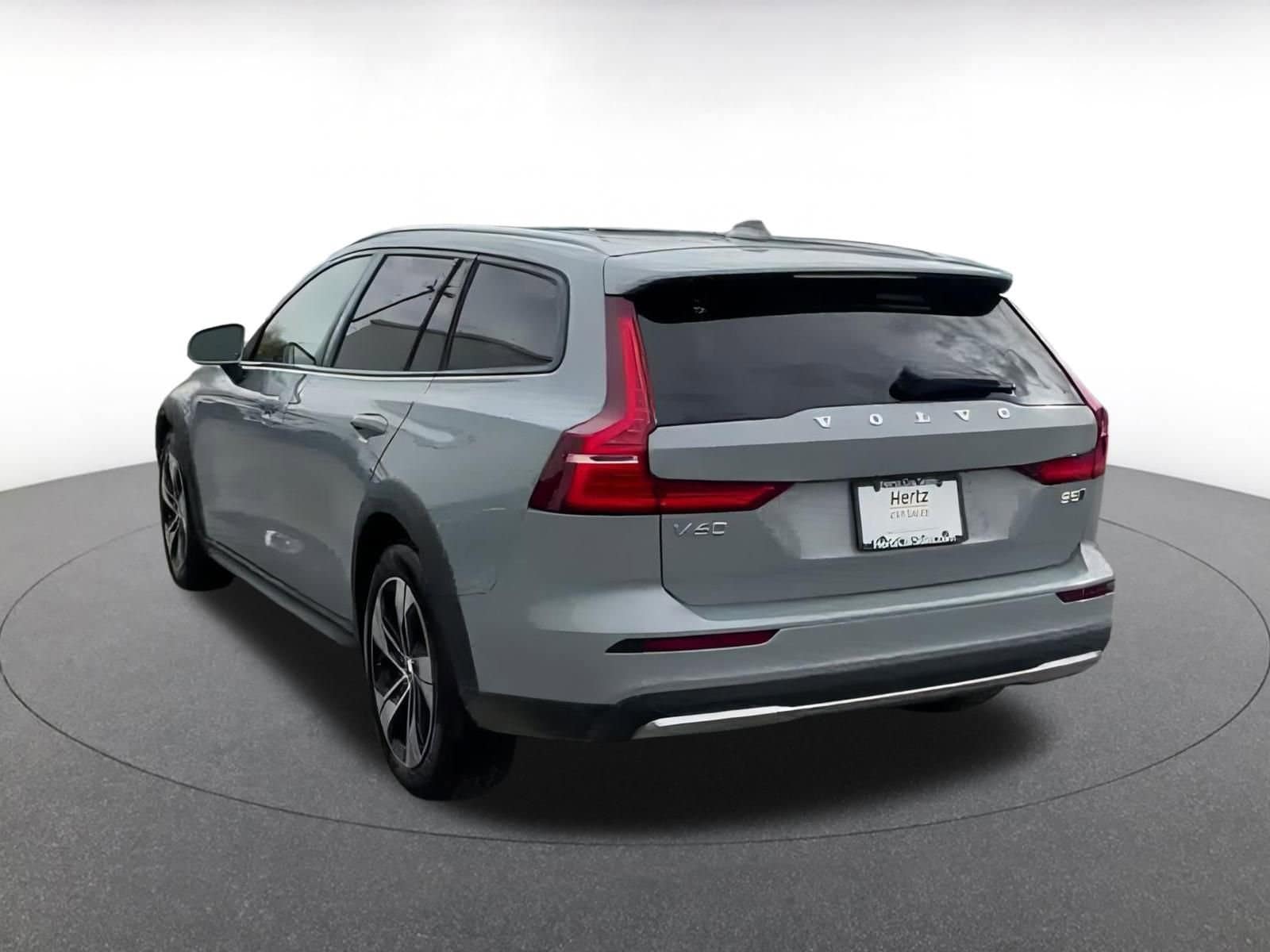 Thumbnail: 2025 Volvo S60 - 11