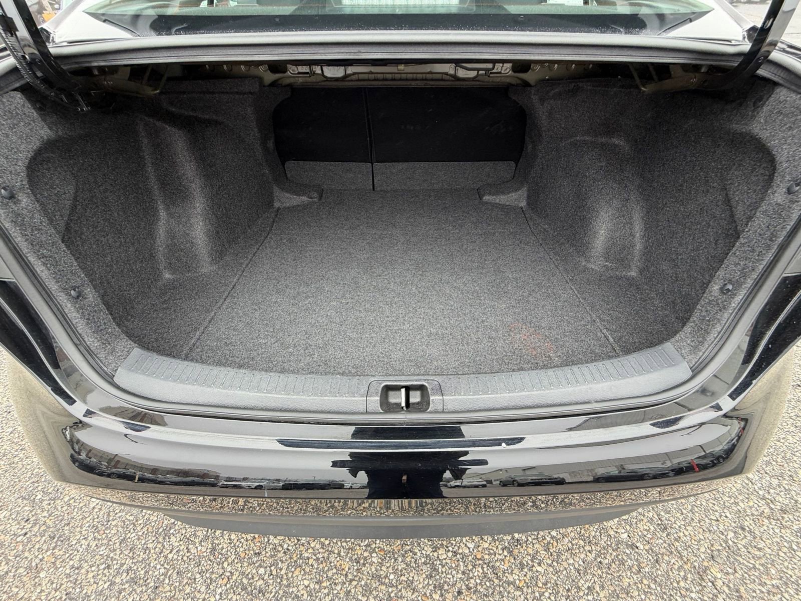 Thumbnail: 2025 Toyota Corolla - 30