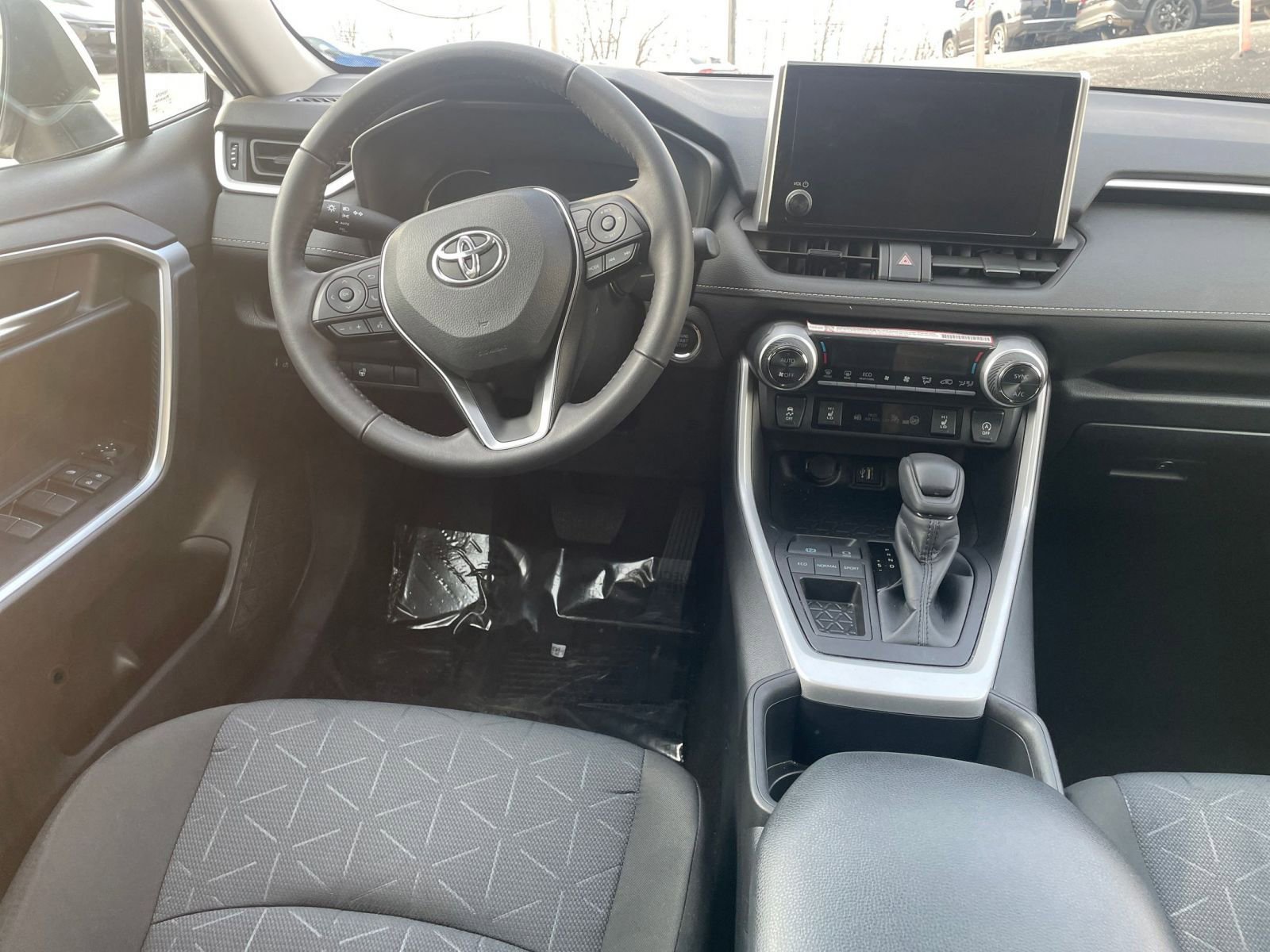 Thumbnail: 2025 Toyota RAV4 - 34