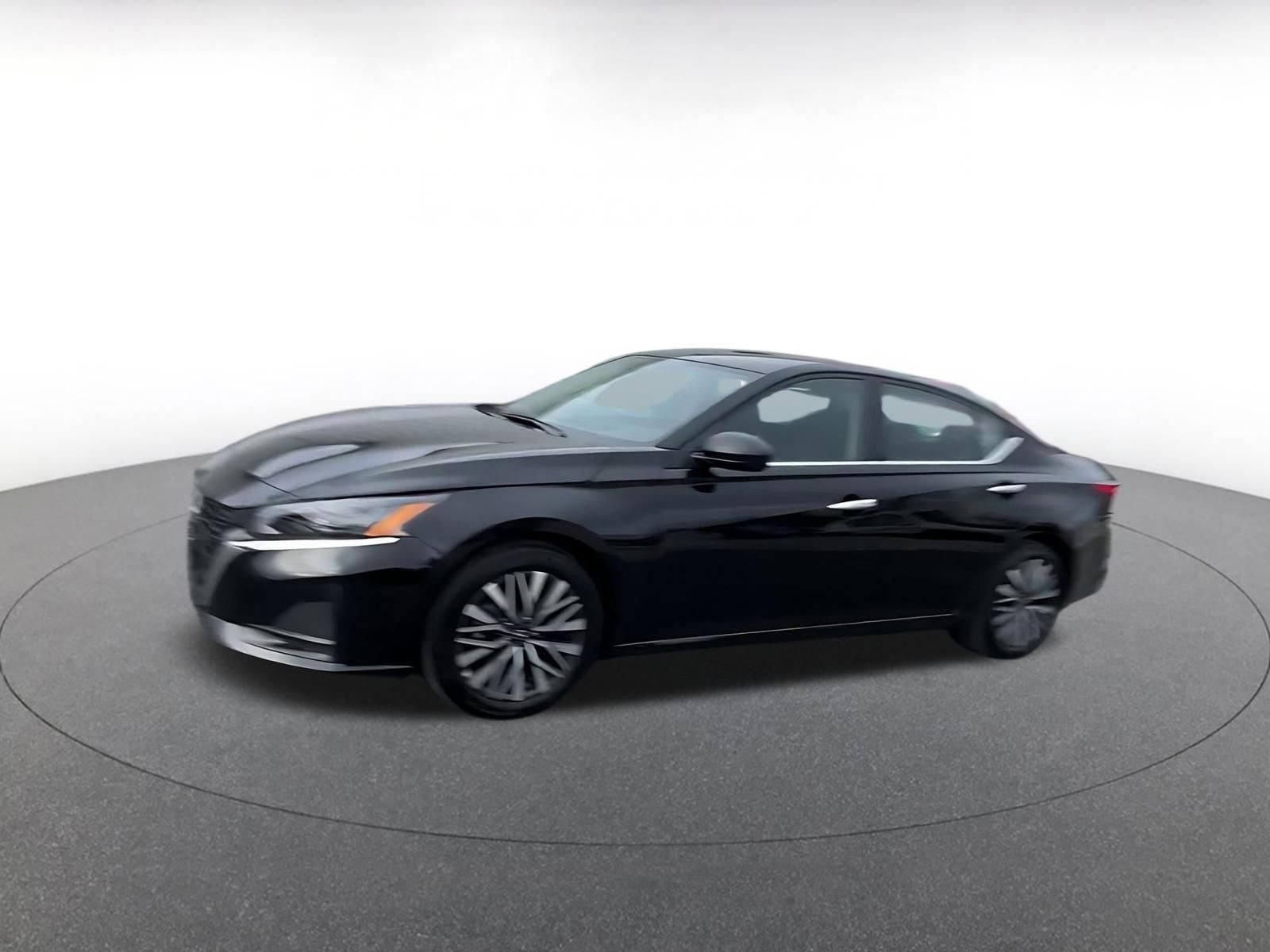 Thumbnail: 2025 Nissan Altima - 8