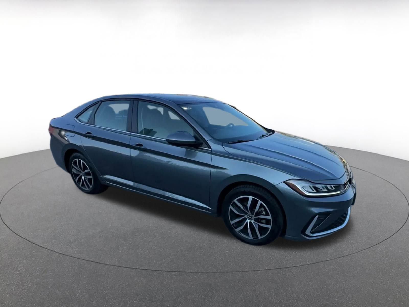 Thumbnail: 2025 Volkswagen Jetta - 2