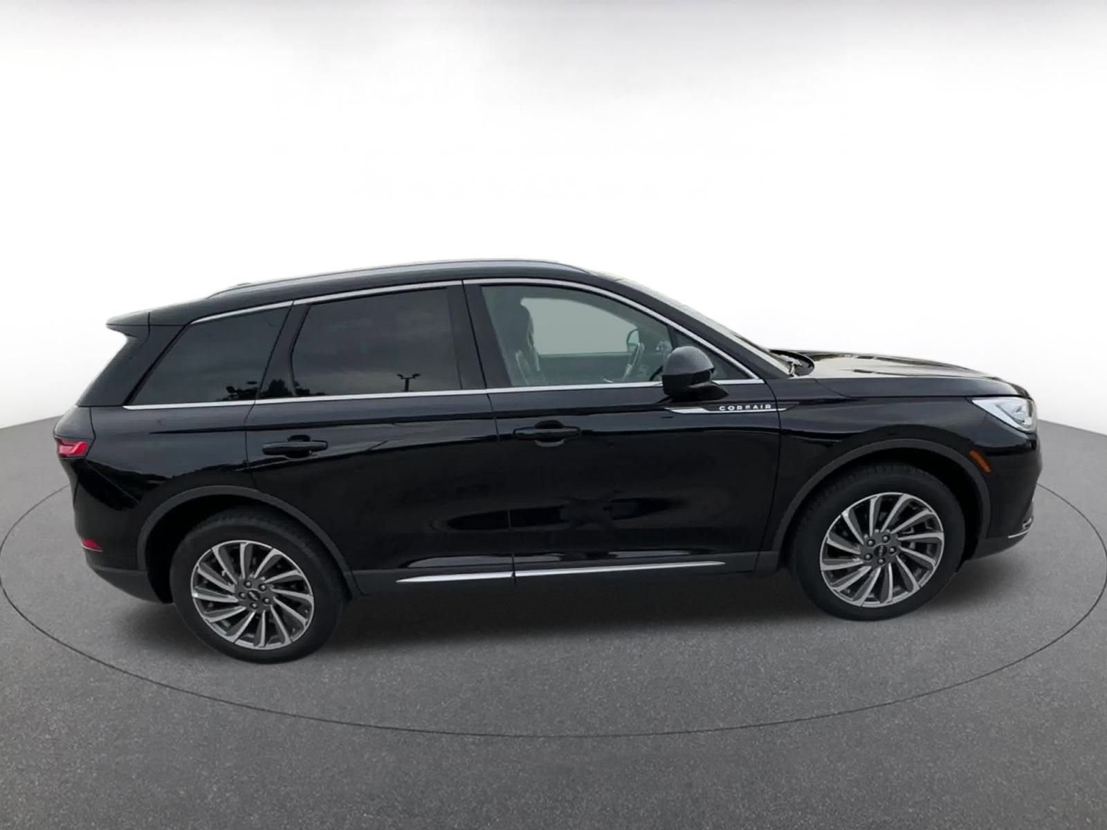 Thumbnail: 2024 Lincoln Corsair - 16