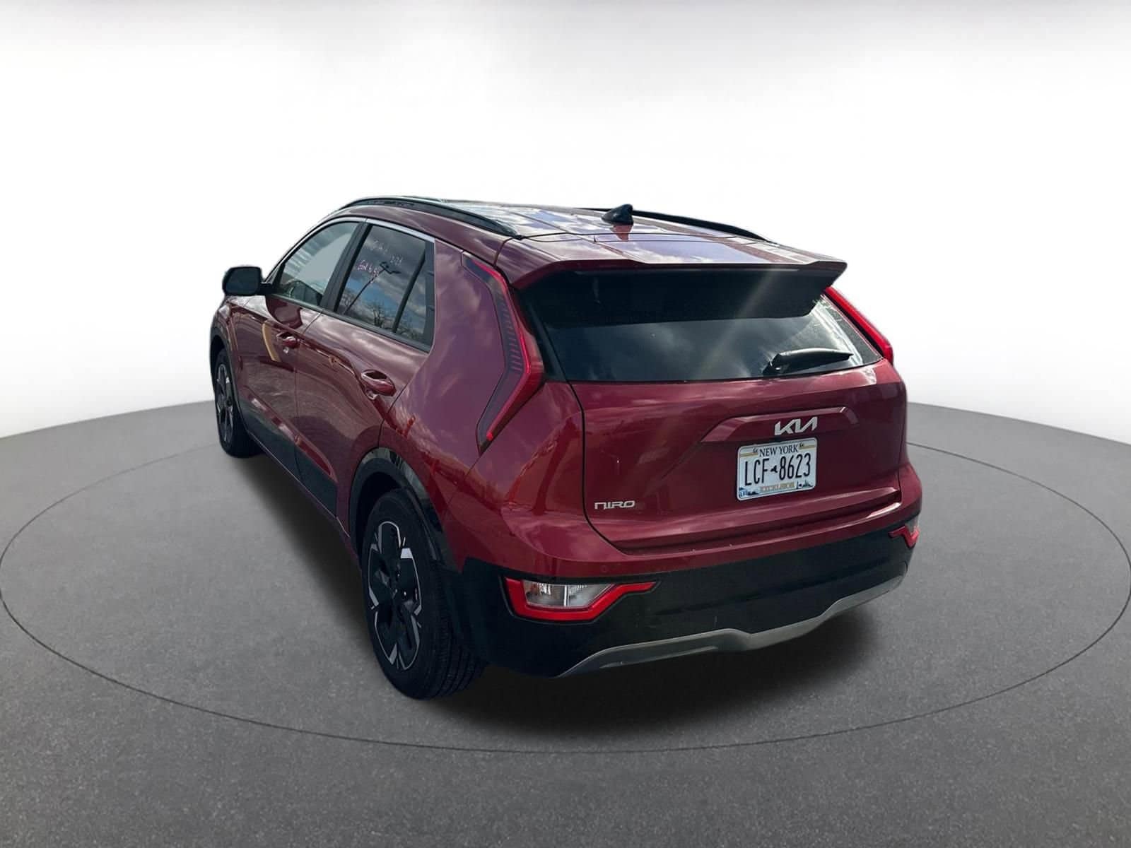 Thumbnail: 2023 Kia Niro - 4