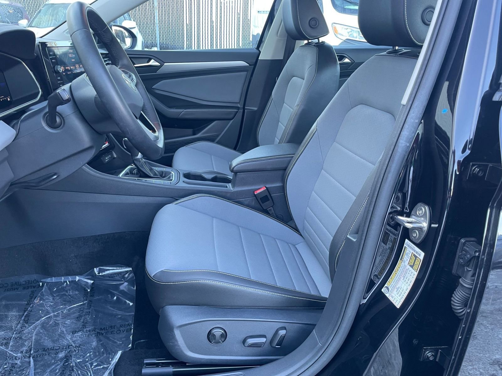 Thumbnail: 2025 Volkswagen Jetta - 25