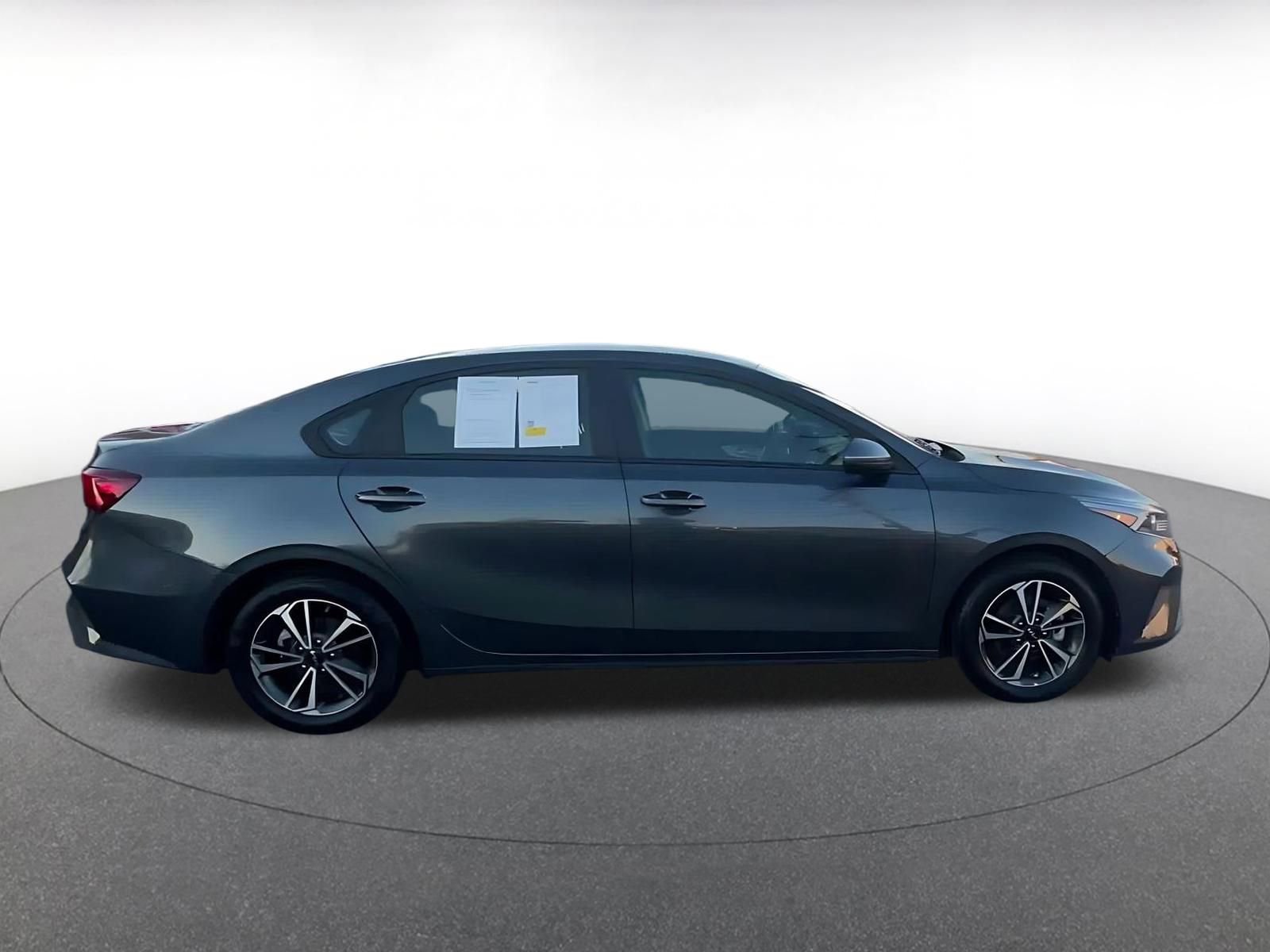 Thumbnail: 2024 Kia Forte - 15