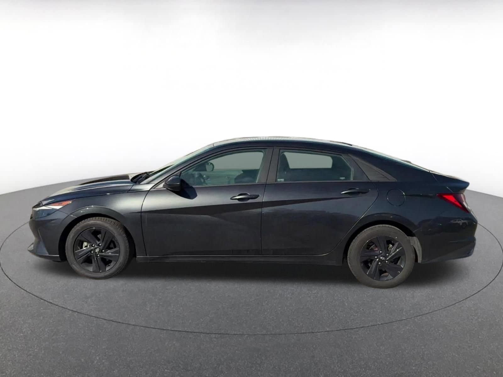 Thumbnail: 2023 Hyundai Elantra - 8