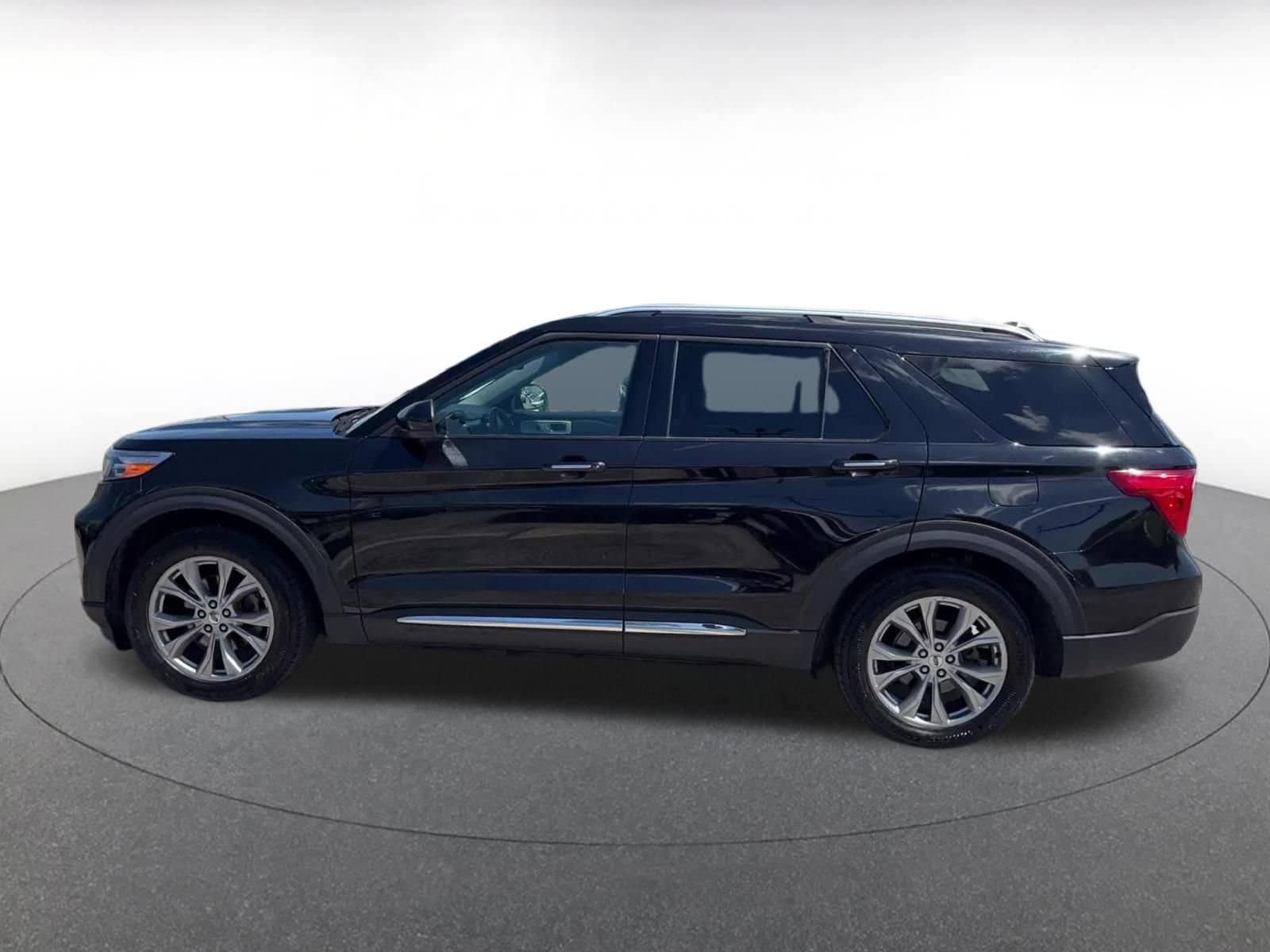Thumbnail: 2024 Ford Explorer - 8
