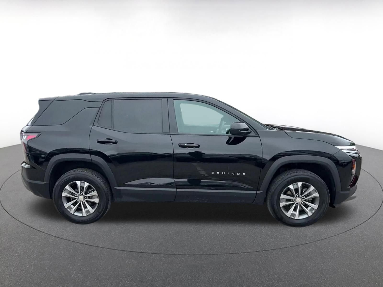 Thumbnail: 2025 Chevrolet Equinox - 16